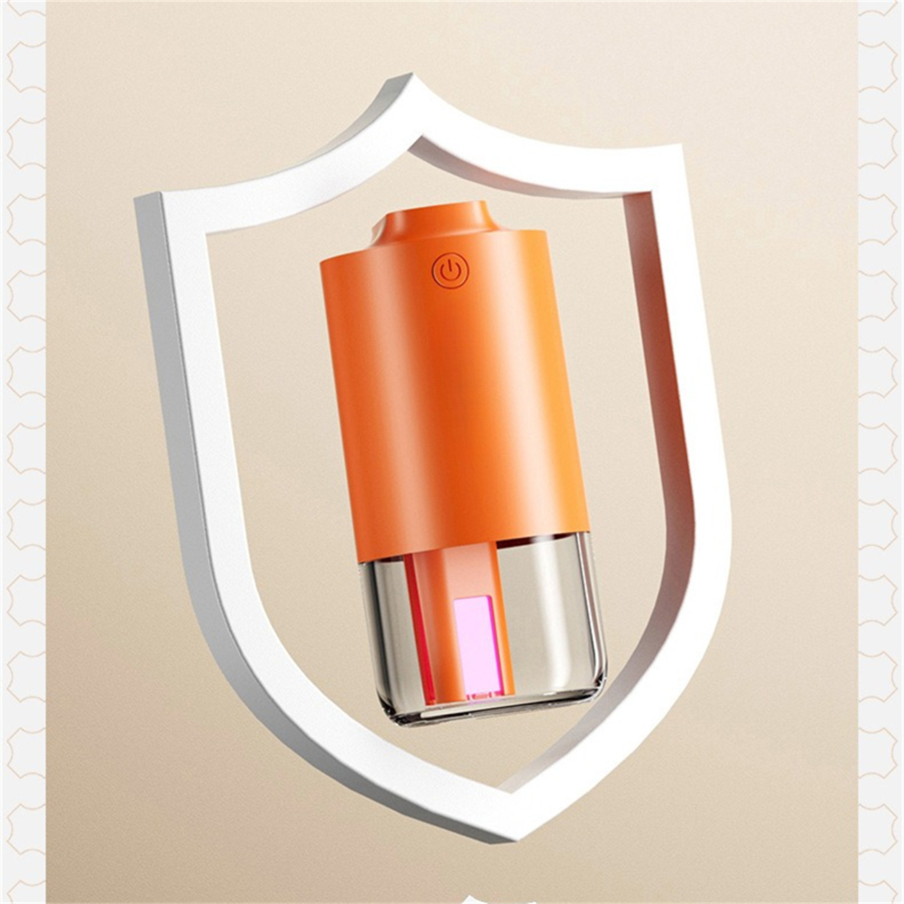 Orangenes zylindrisches Gerät mit Power-Button-Symbol in einem weißen Schild. Ein Licht ist sichtbar.