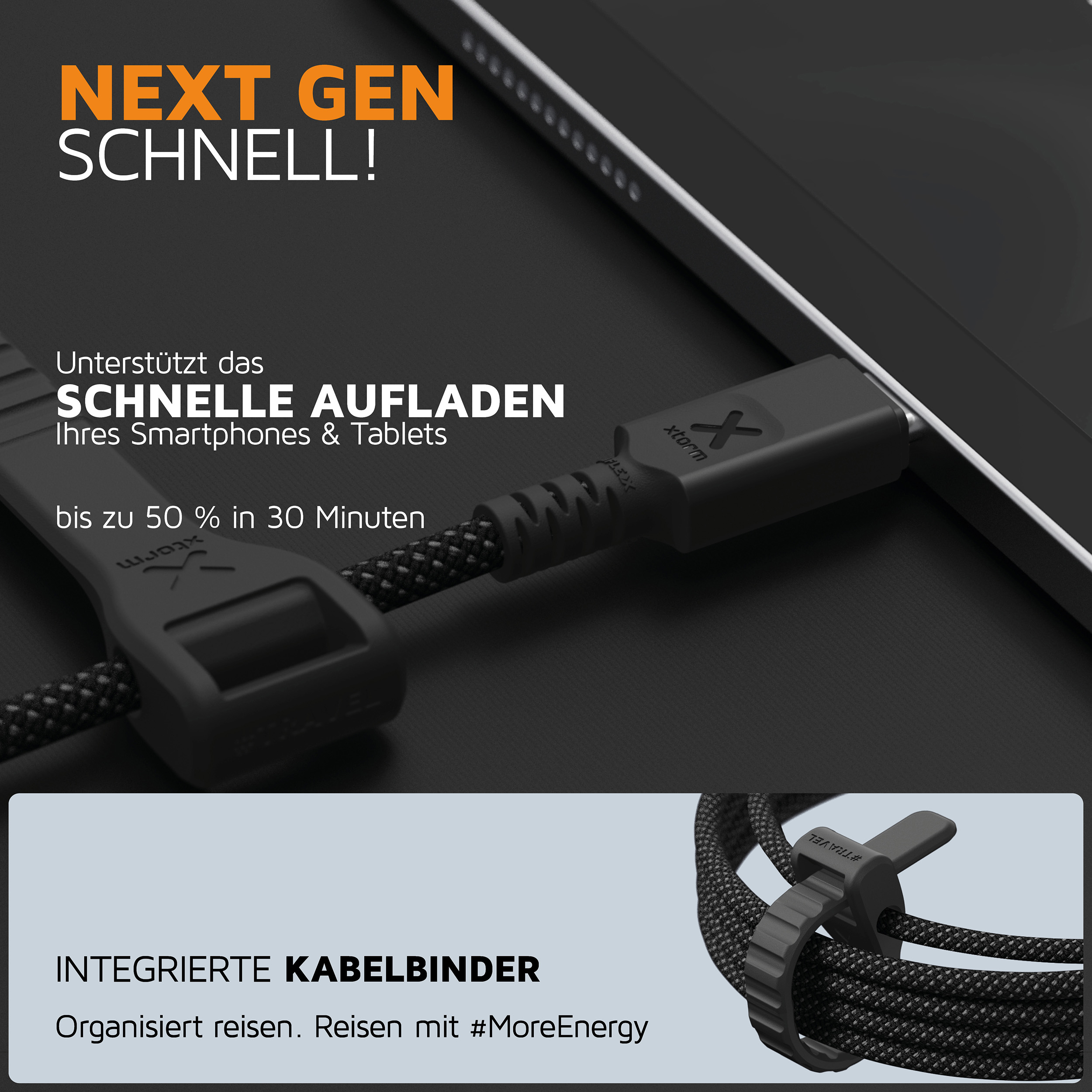 Schwarzes Ladekabel, das in ein Telefon eingesteckt ist. Das Kabel wird von einem schwarzen Band gehalten.