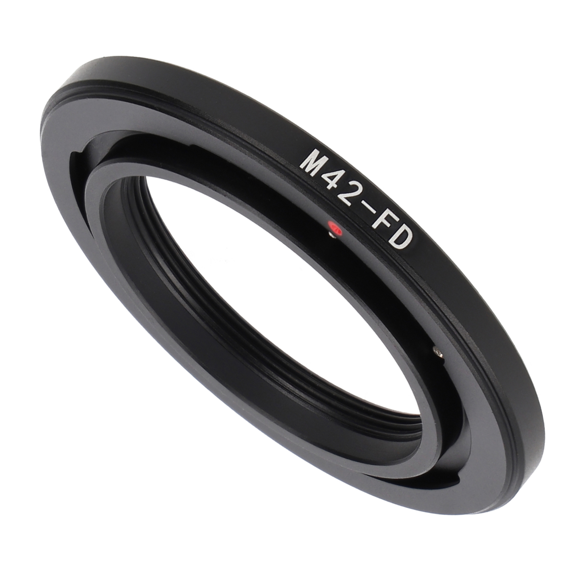 Schwarzer Metall-Objektivadapterring mit M42-FD-Text, für Kameraobjektive, geneigt.
