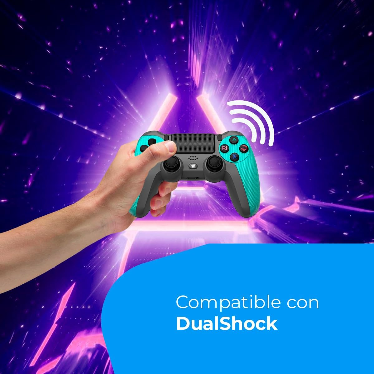 Hand, die einen schwarzen und türkisfarbenen Gamecontroller mit drahtloser Konnektivität hält.