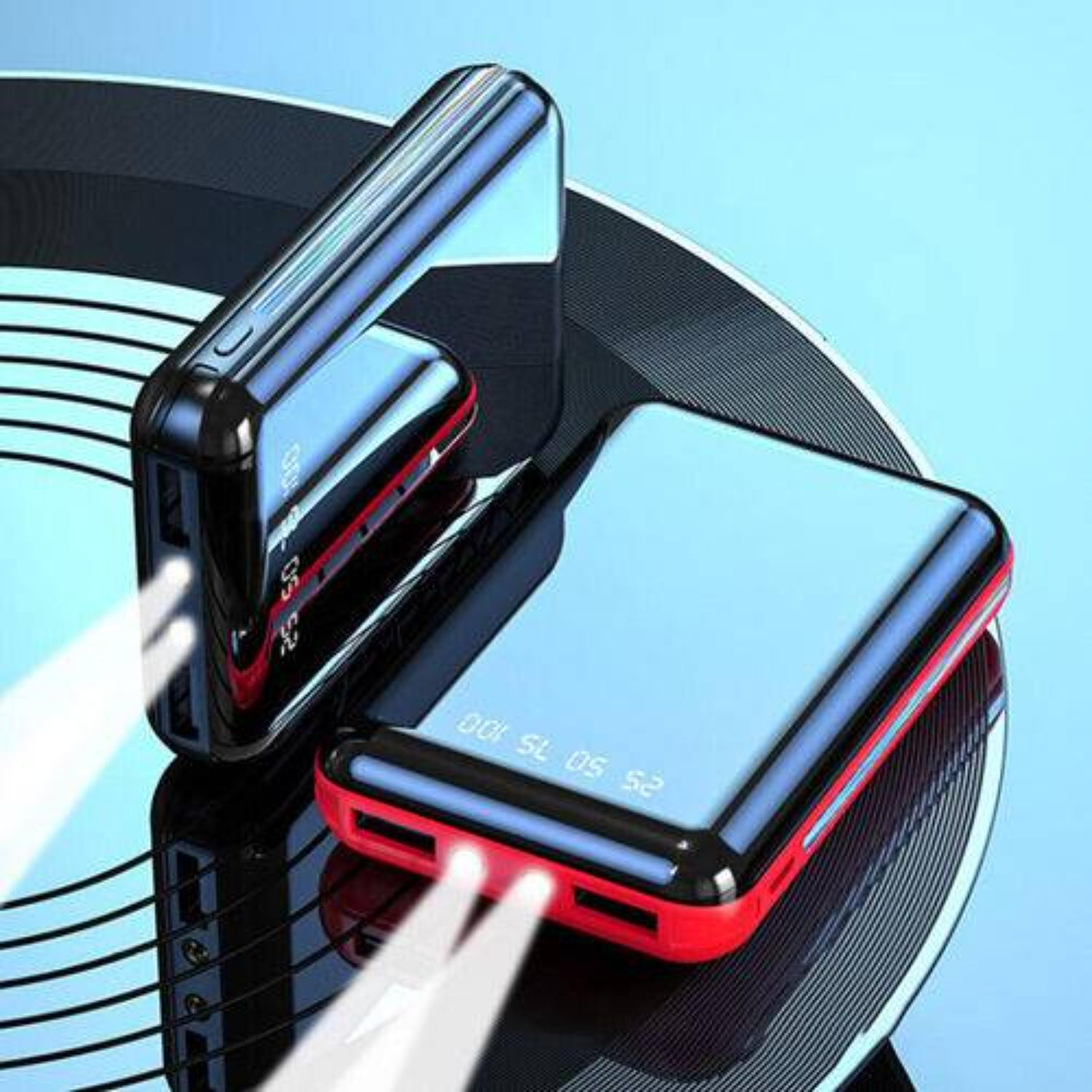 Schwarze und rote Powerbanks mit Bildschirm. Eine liegt, die andere lehnt sich an.