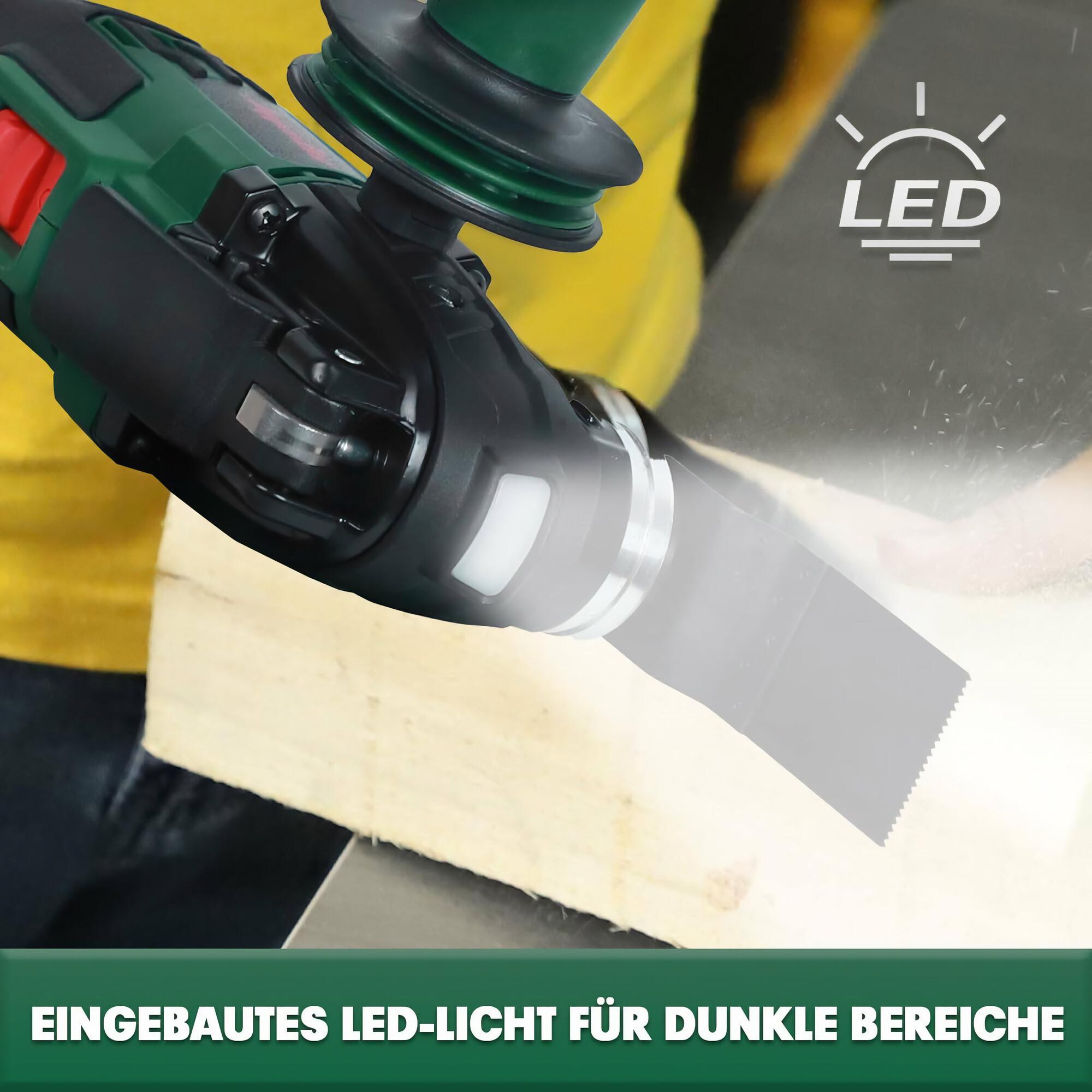 Elektrowerkzeug schneidet Holz, mit LED-Licht, das die Klinge und das Holz beleuchtet.
