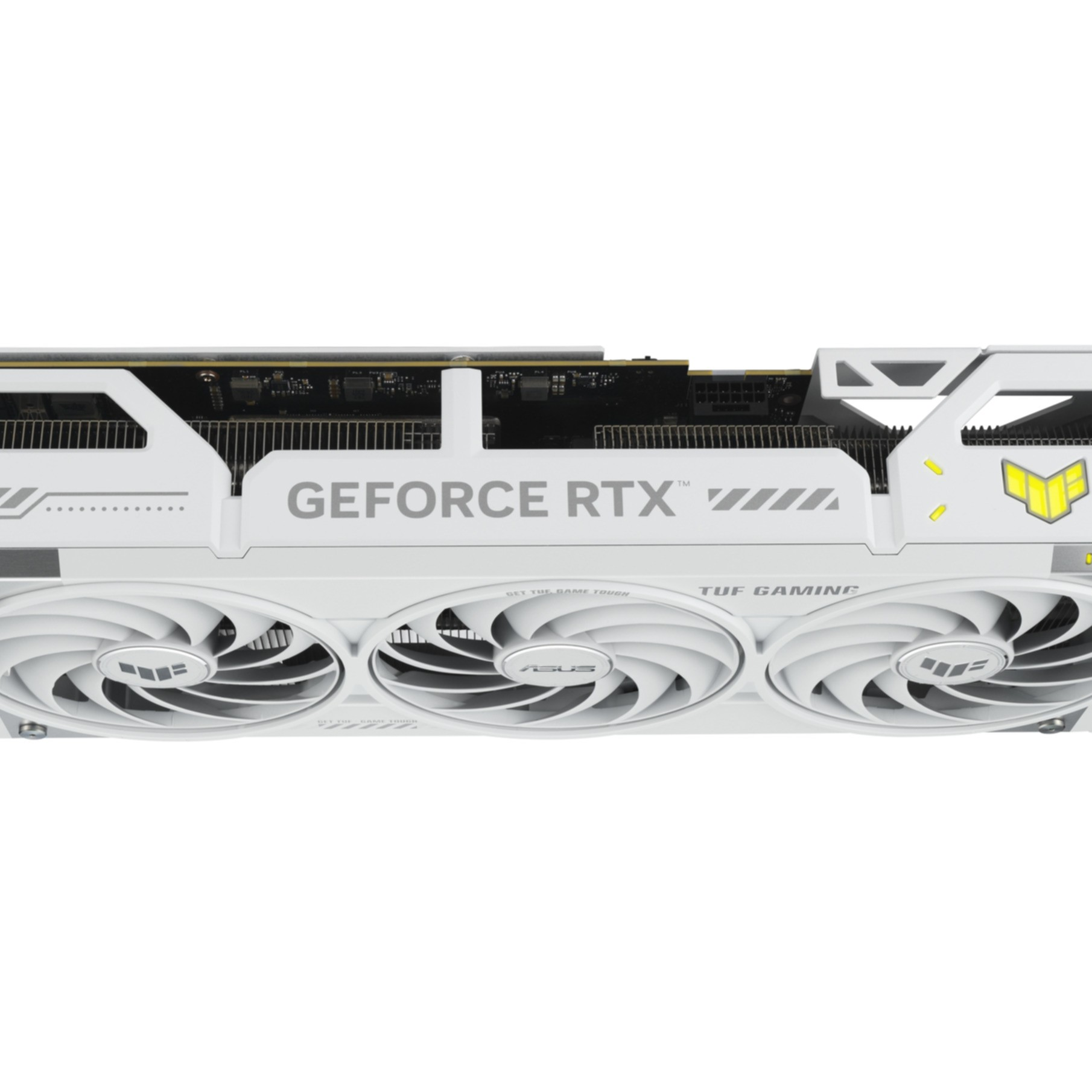 Biała karta graficzna z trzema wentylatorami i napisem "GEFORCE RTX".