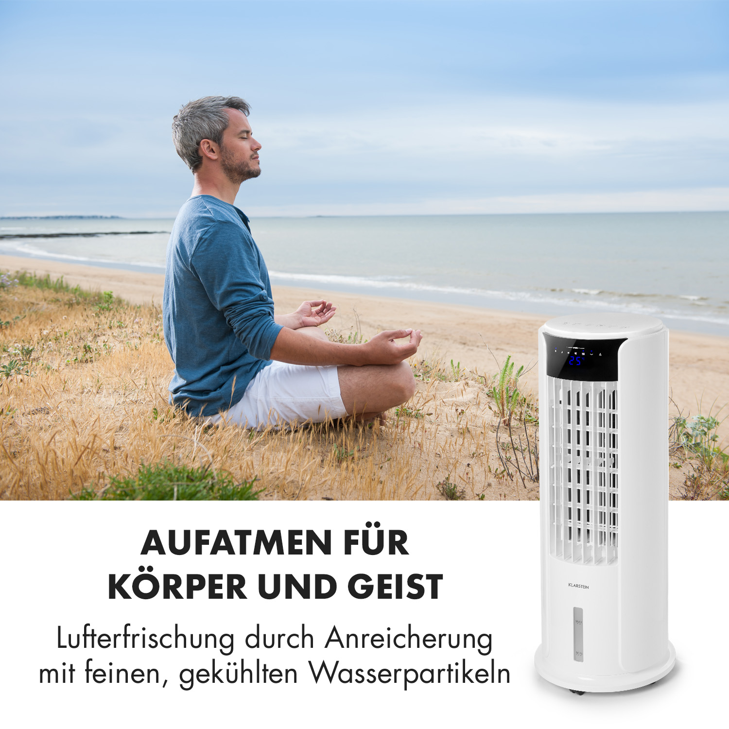 Mann meditiert am Strand neben einem weißen Luftkühler mit Strand und Himmel im Hintergrund.