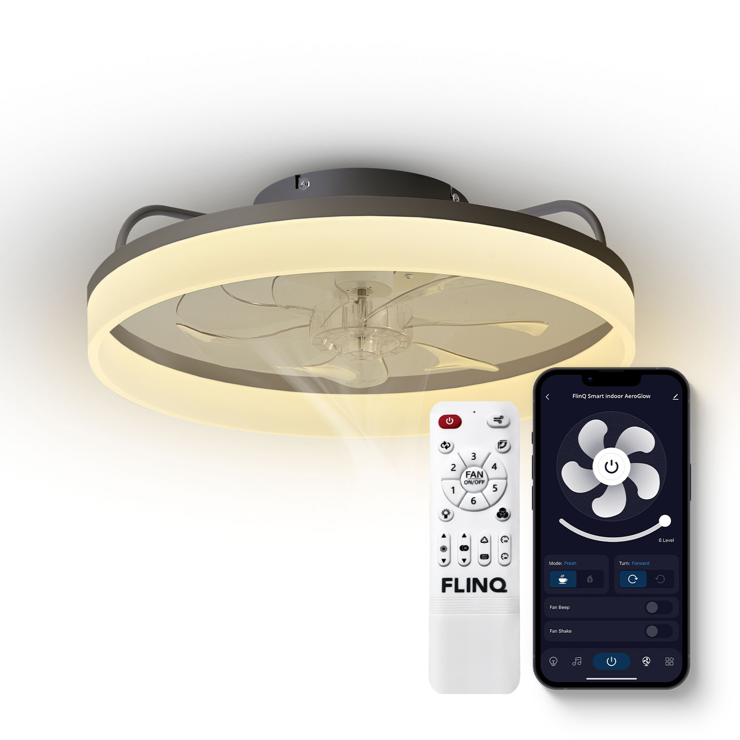 Un ventilateur de plafond, une télécommande et un écran de téléphone affichant les commandes du ventilateur. Fond blanc.