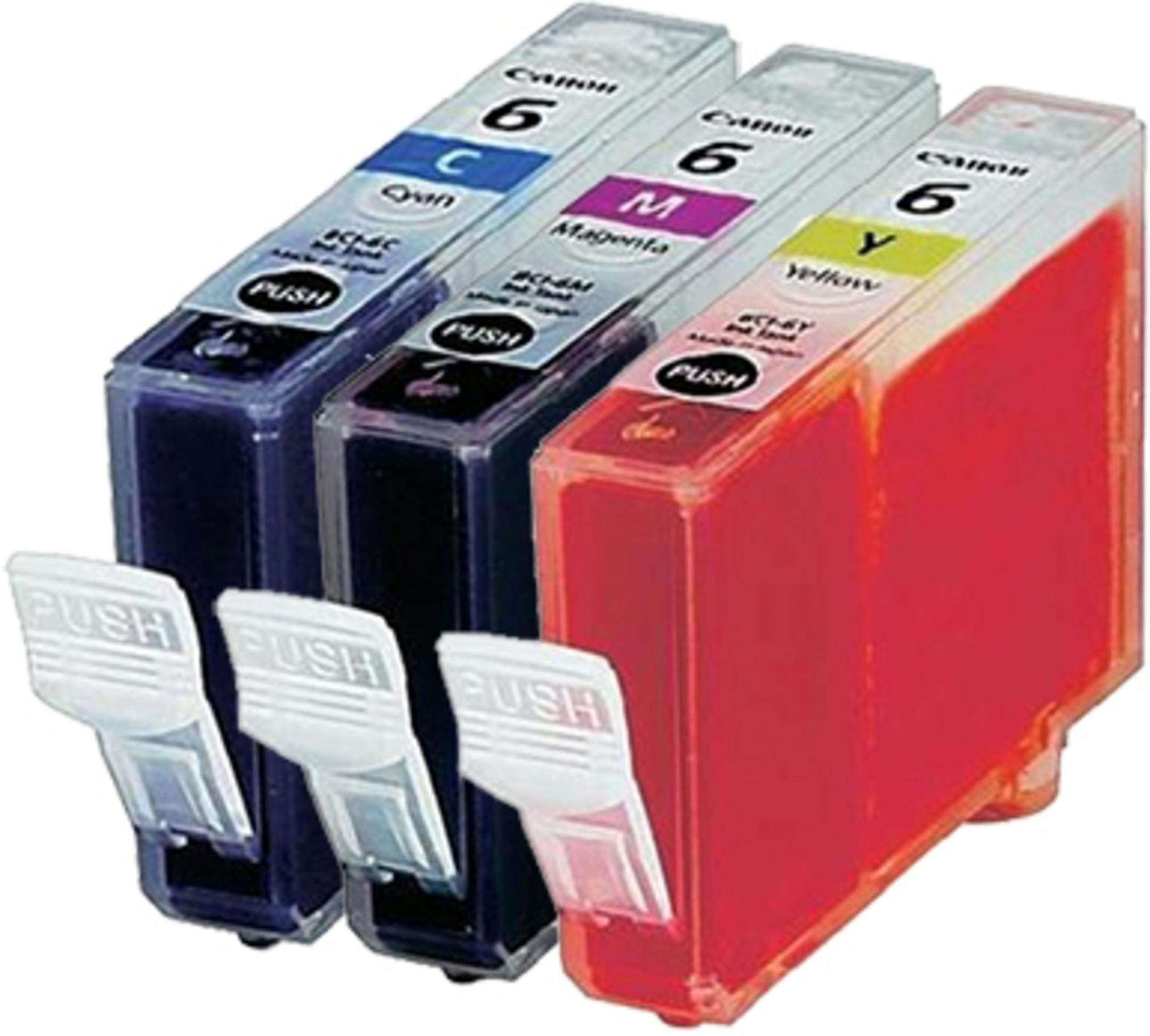 Drei Canon-Tintenpatronen, Cyan, Magenta und Gelb, auf weißem Hintergrund.