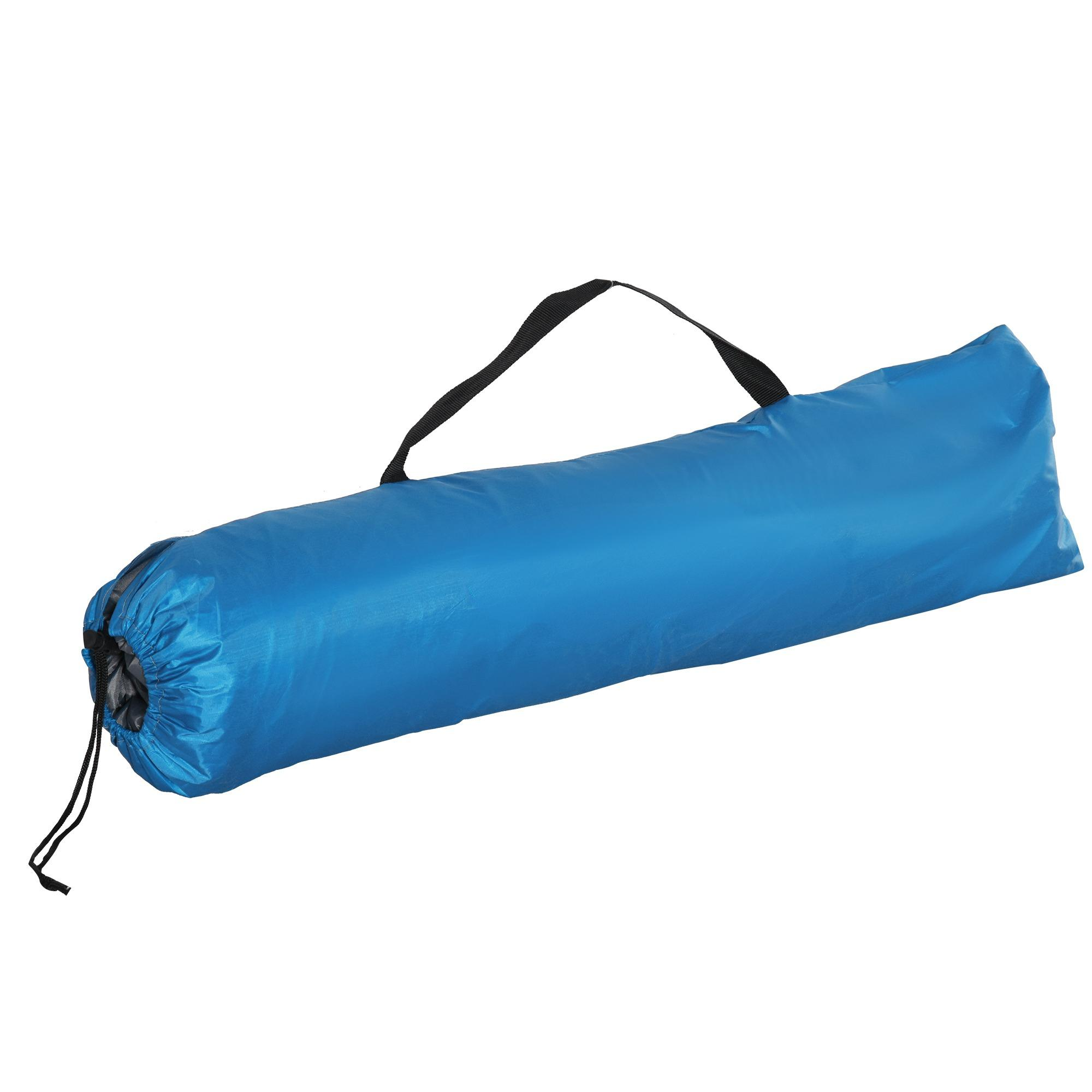 Eine blaue Zelt-Tasche mit schwarzem Griff und Kordelzug. Die Tasche ist zylindrisch.