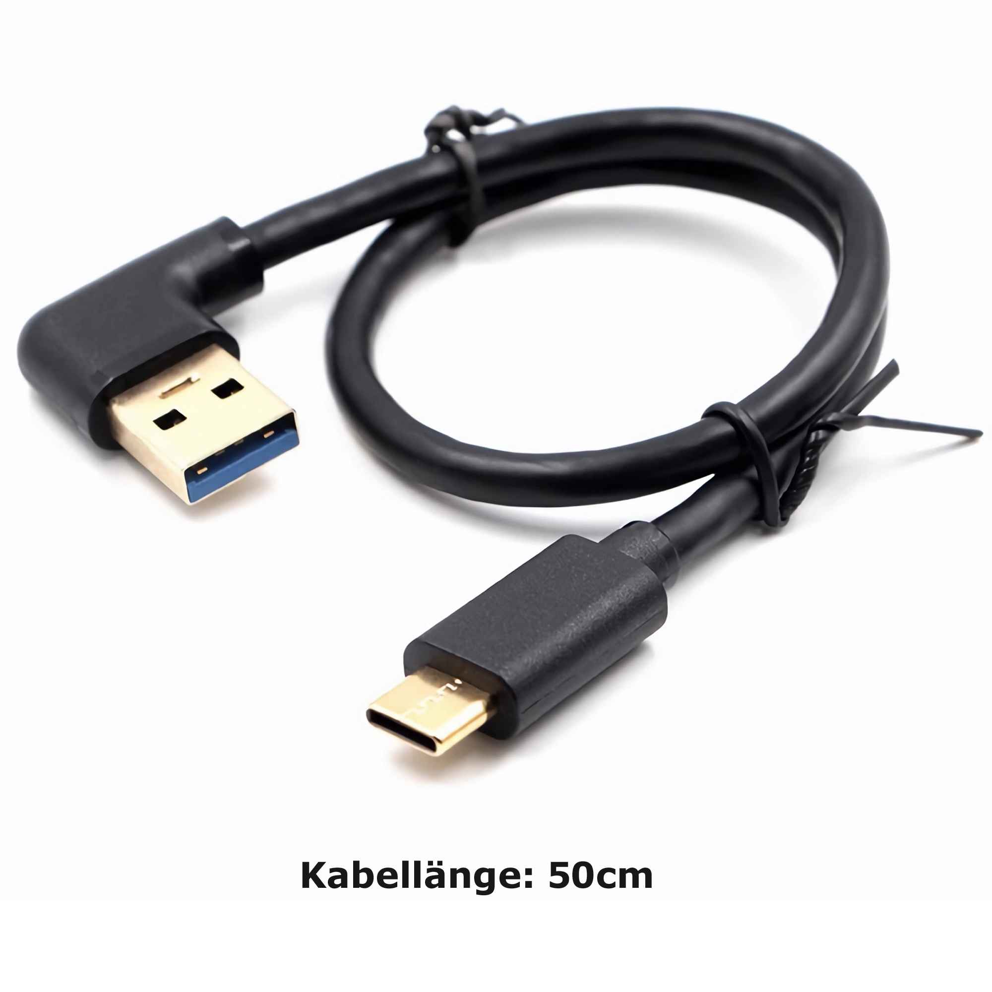 Schwarzes USB-Kabel mit USB-A- und USB-C-Anschluss, mit Etikett 50cm Länge.