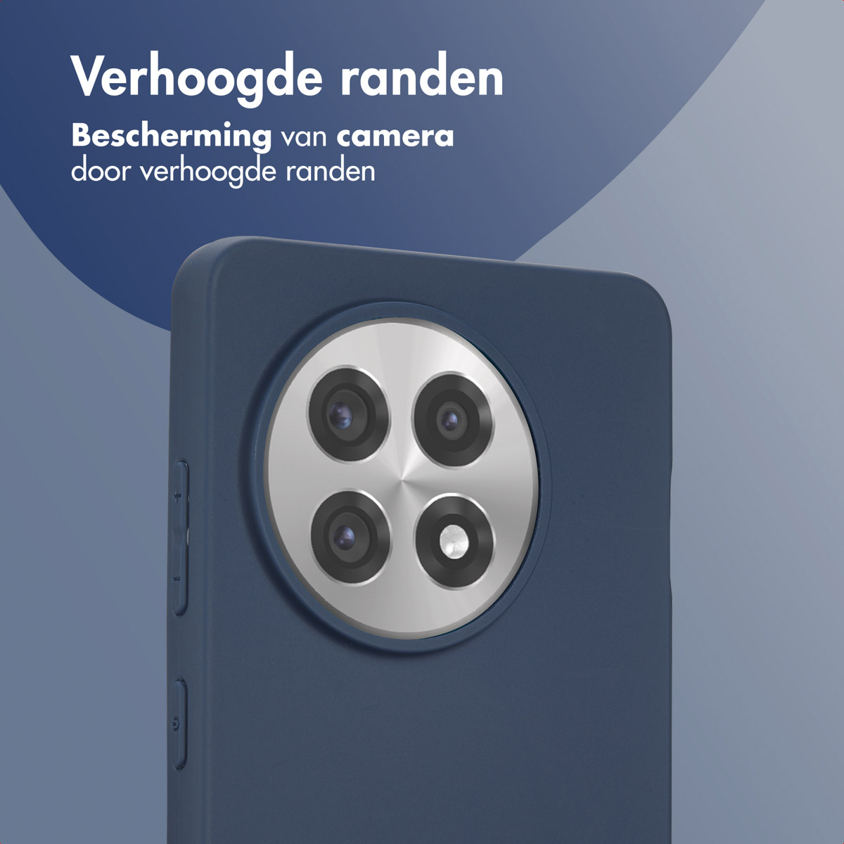 Marineblauwe telefoonhoes met verhoogde randen die de cameralenzen beschermen. Tekst in het Nederlands.