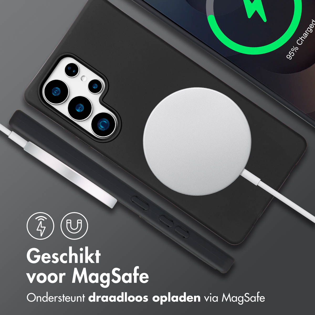 Zwarte telefoonhoes met MagSafe en draadloos opladen. Een oplaadpad is aangesloten.