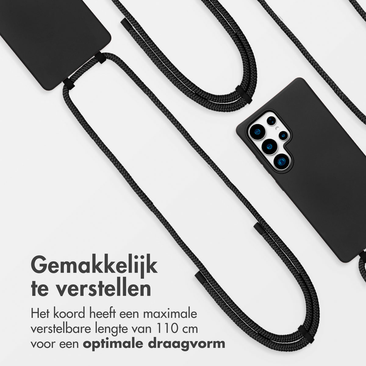 Zwarte telefoonhoesjes met een zwart koord. Het koord is verstelbaar en 110 cm lang.