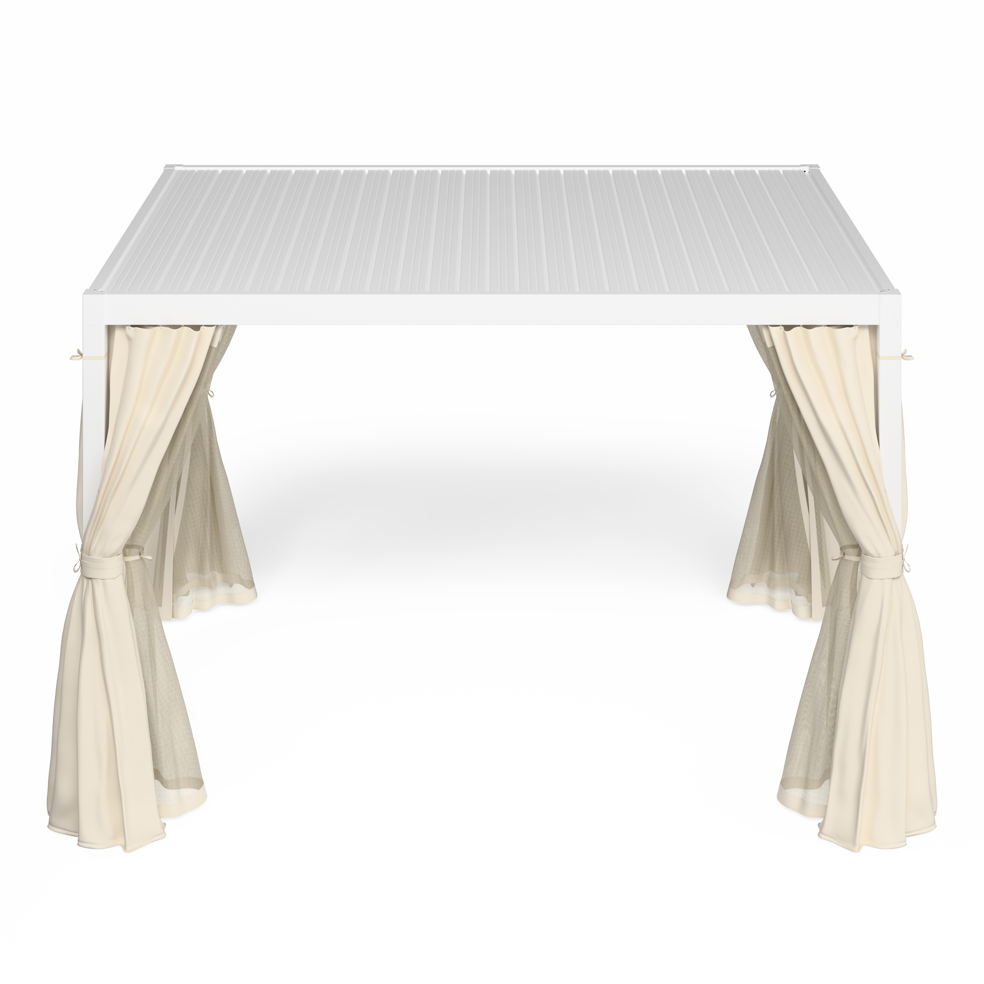 Eine weiße Pergola mit Lamellendach und weißen Vorhängen, die an den Seiten gebunden sind und Schatten auf eine weiße Oberfläche werfen.
