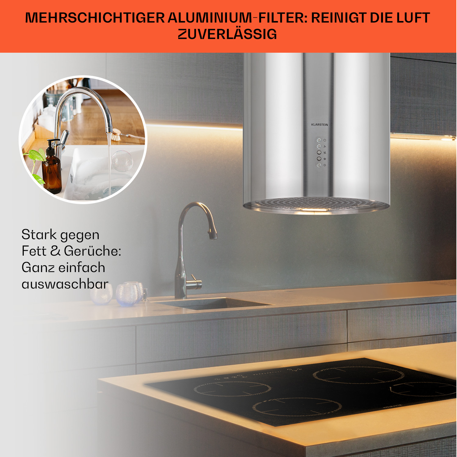 Eine Küche mit Dunstabzugshaube und Spüle. Ein Wasserhahn und ein Kochfeld sind sichtbar. Text am Haube.