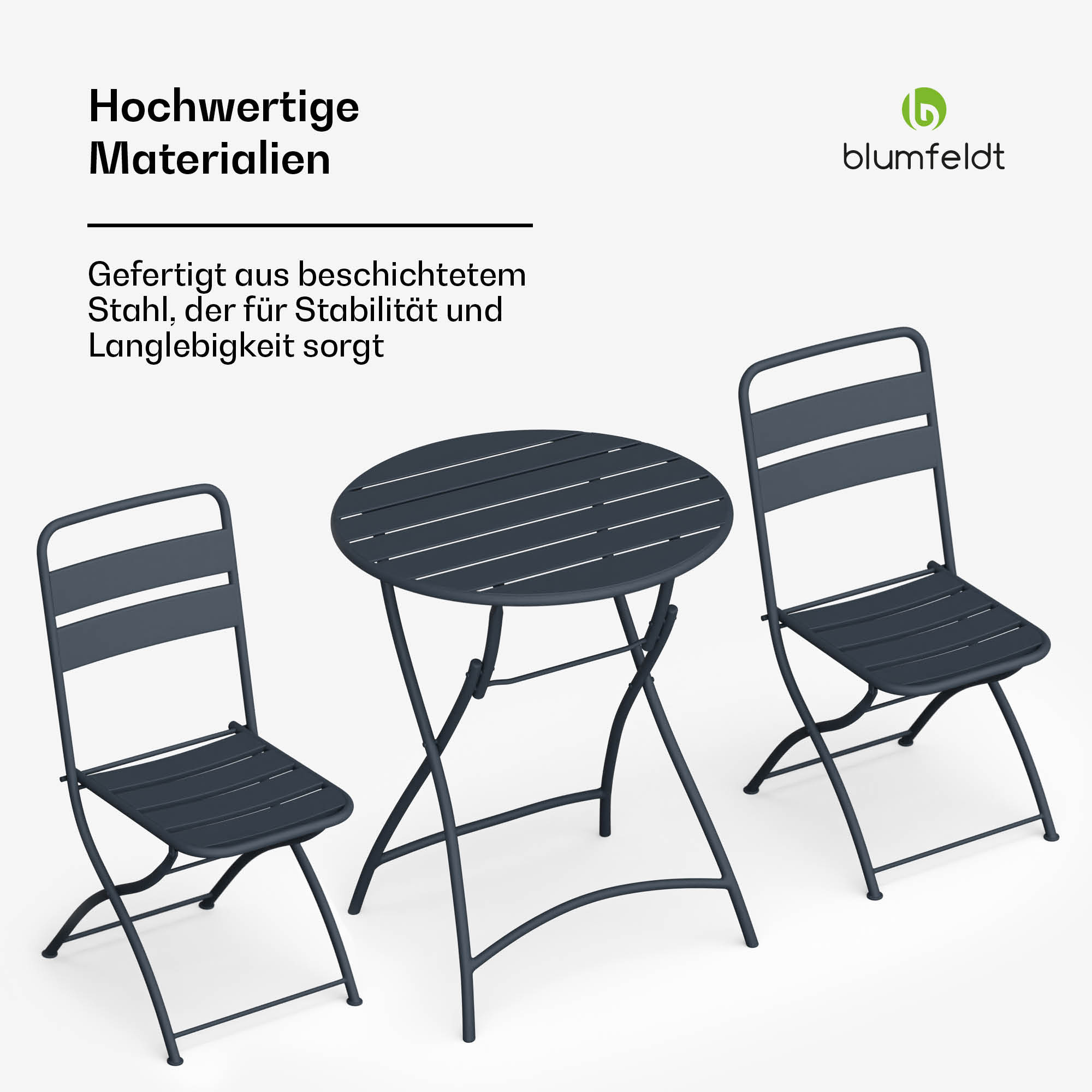 Ein dunkelgrauer Tisch und zwei Stühle stehen auf einer weißen Oberfläche.