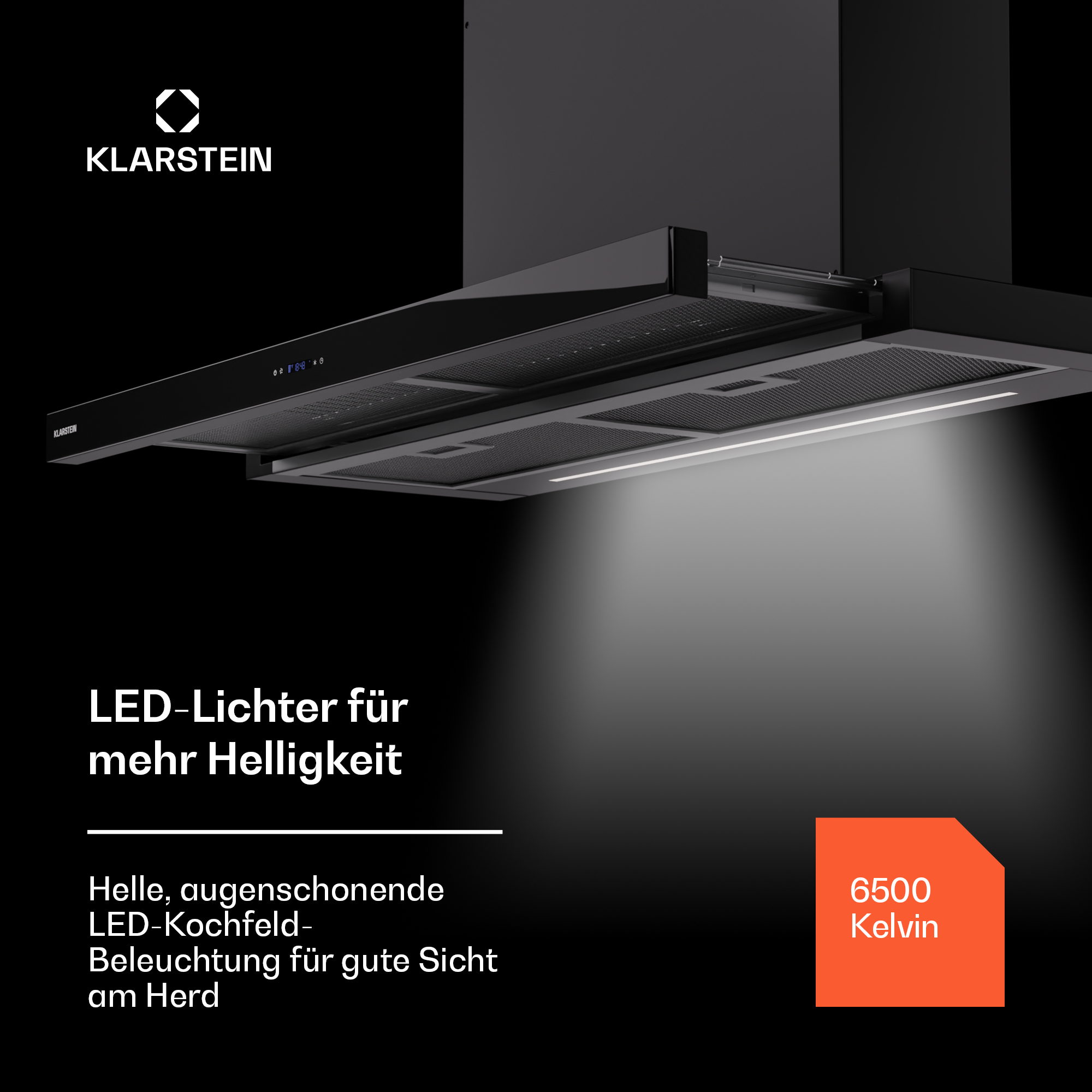 Eine schwarze Dunstabzugshaube mit Licht, beschriftet mit Klarstein.  Der Hintergrund ist dunkel.