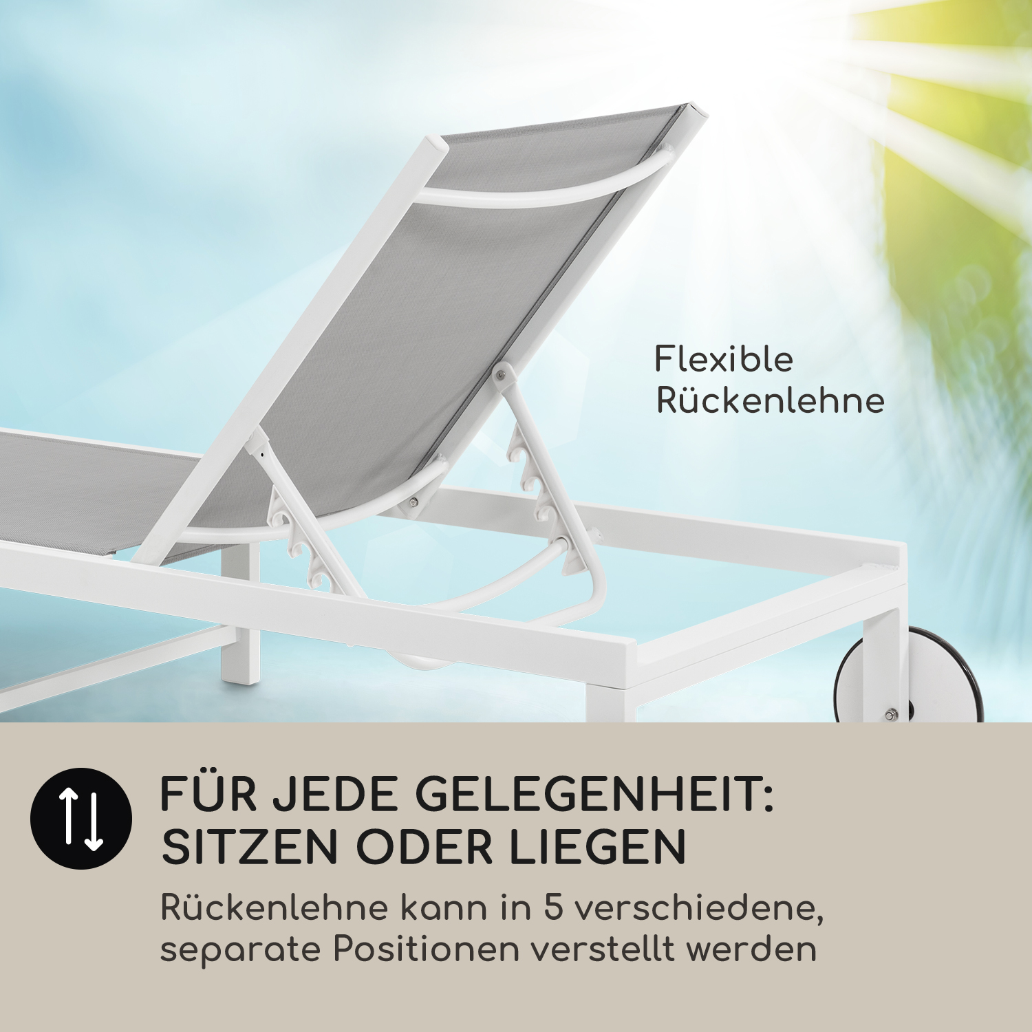 Weiße und graue Sonnenliege mit verstellbarer Rückenlehne.