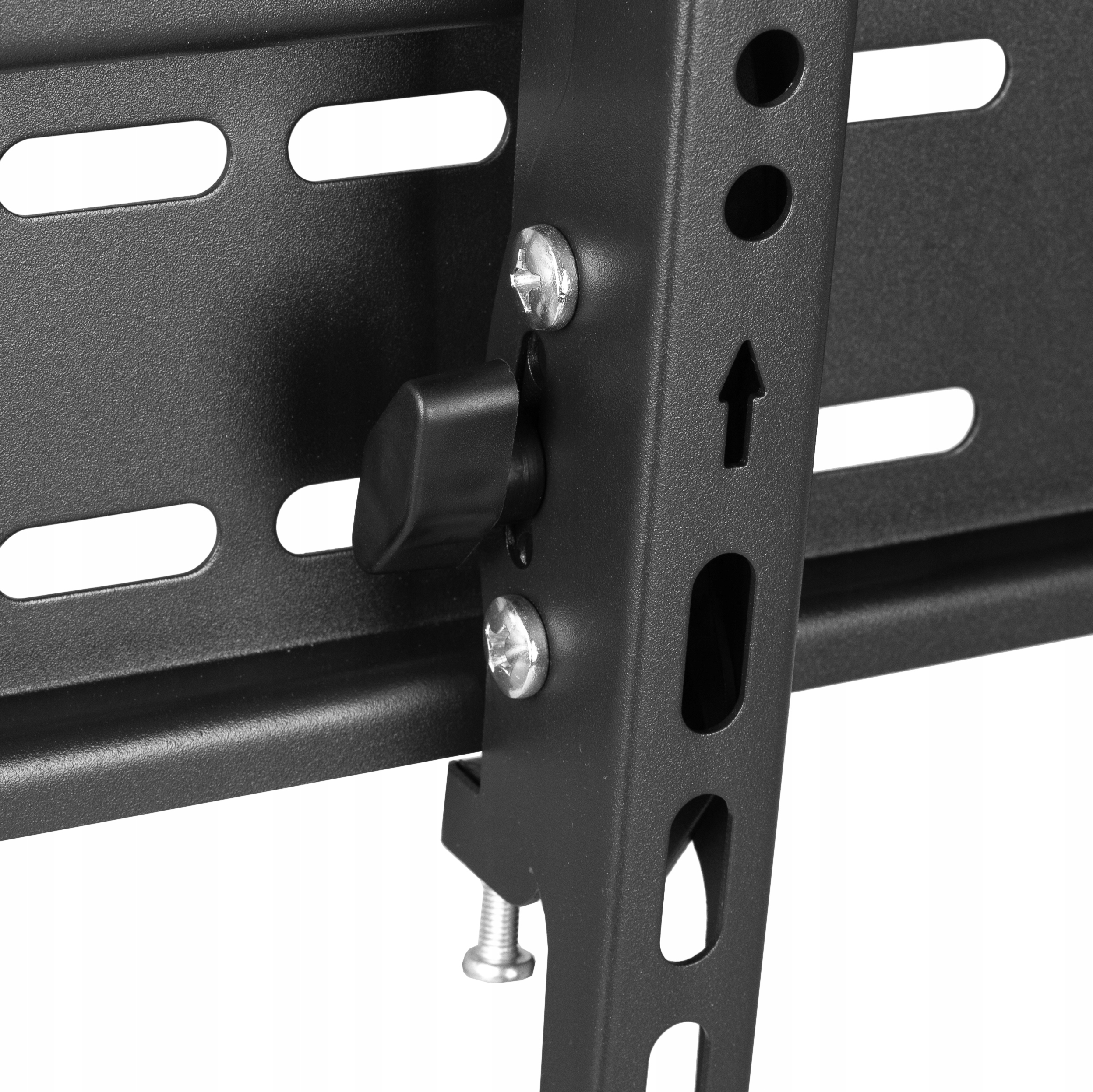 Czarny metalowy uchwyt do telewizora z regulowanymi elementami i śrubami.