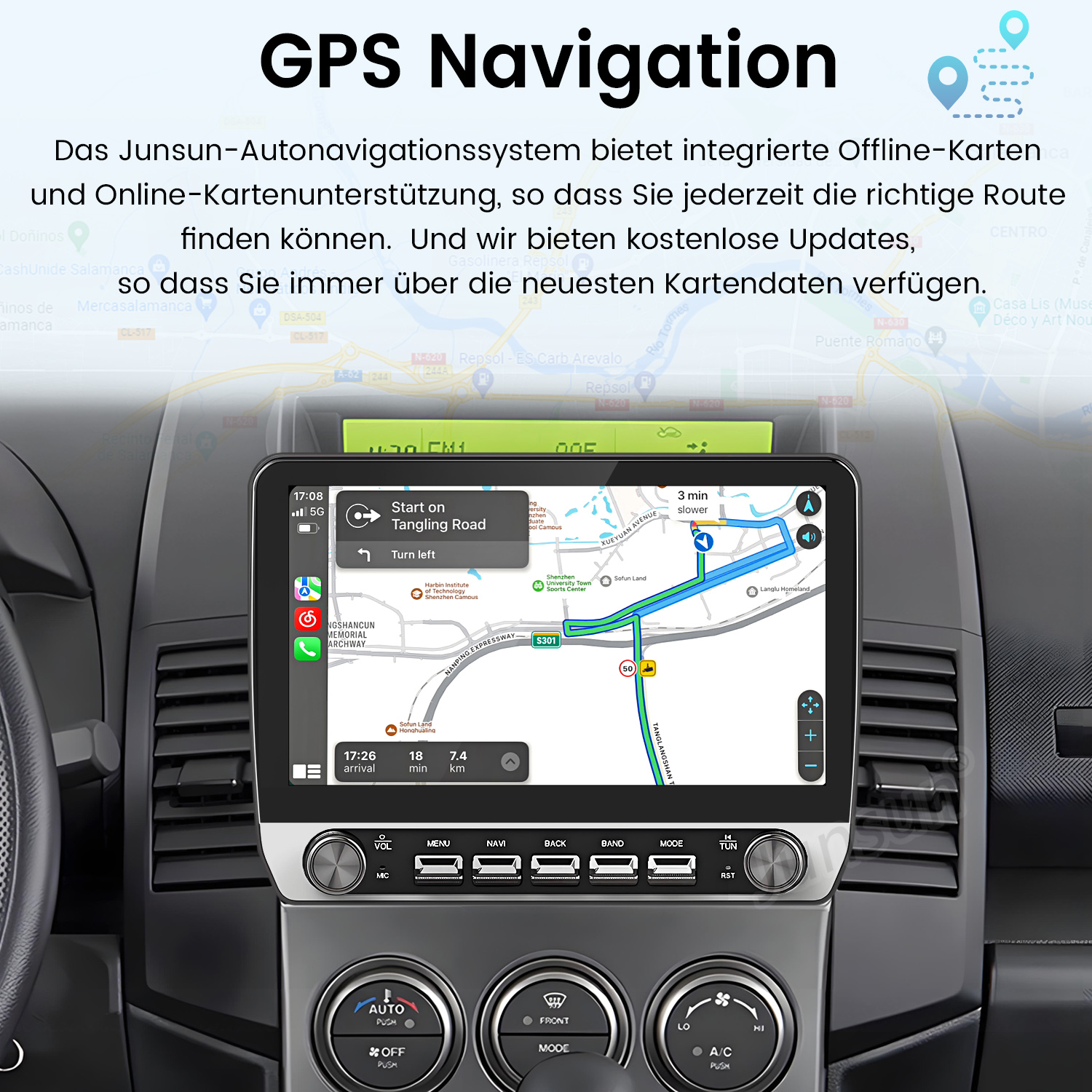Armaturenbrett eines Autos mit einem Bildschirm, der eine Navigationskarte zeigt. Der Bildschirm zeigt eine Route mit einer Karte.
