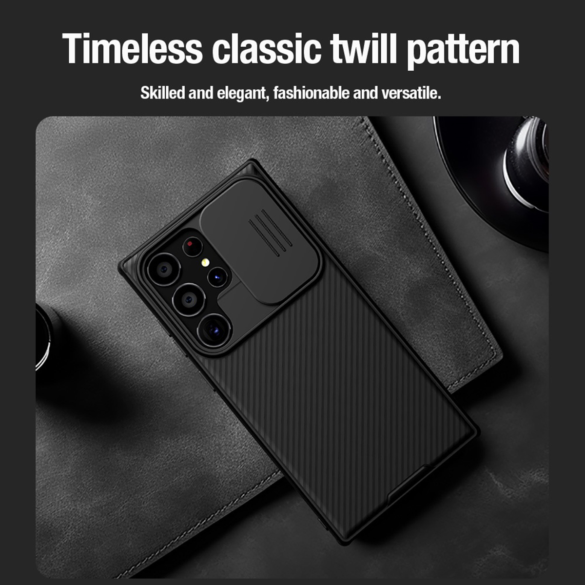 Schwarze Handyhülle mit strukturiertem Design auf dunkler Oberfläche.
