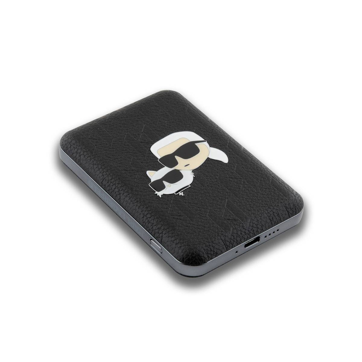 Power bank nero con design Karl Lagerfeld. Sfondo bianco.
