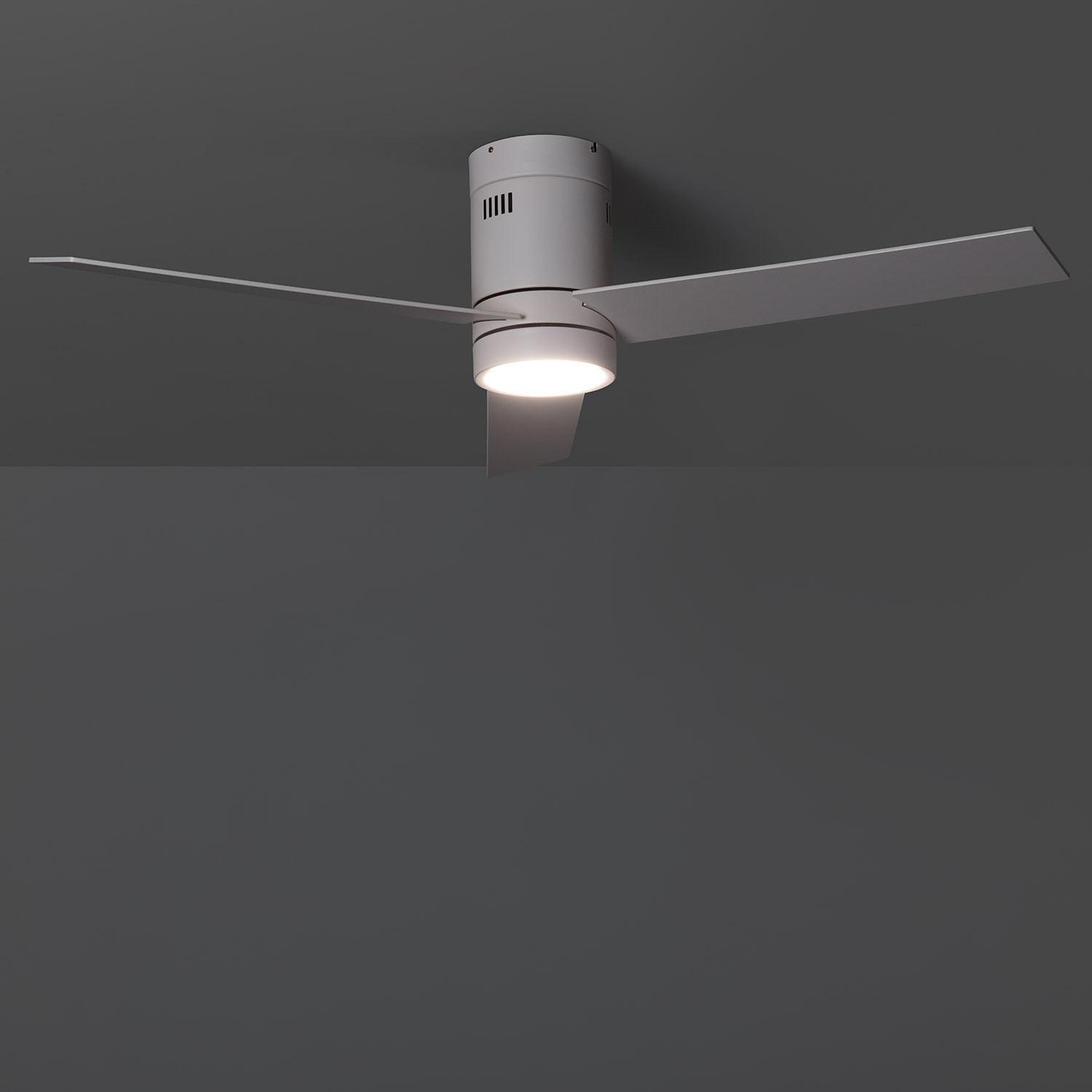 Ventilatore da soffitto con tre pale e una luce. Lo sfondo è grigio scuro.