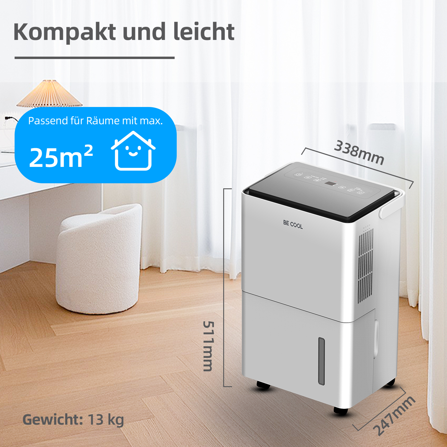 Deumidificatore bianco con dimensioni e peso. È posto in una stanza con un tavolo e una sedia bianchi.