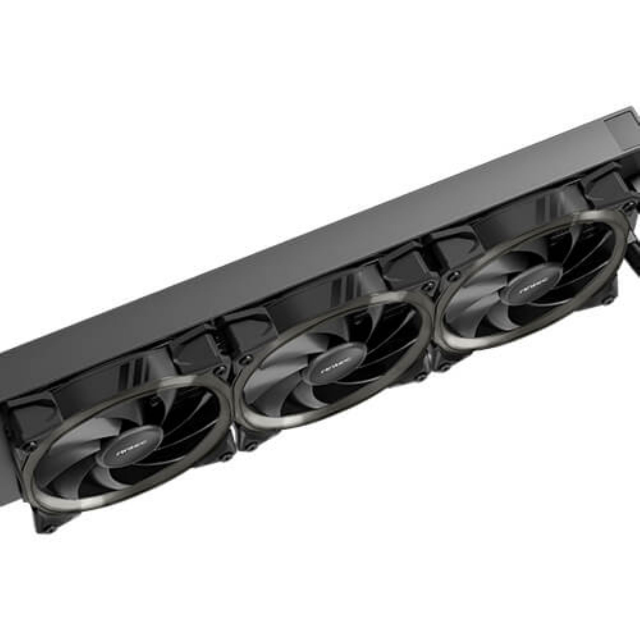 Sistema de refrigeración líquida para PC negro con tres ventiladores. Los ventiladores tienen aspas negras.