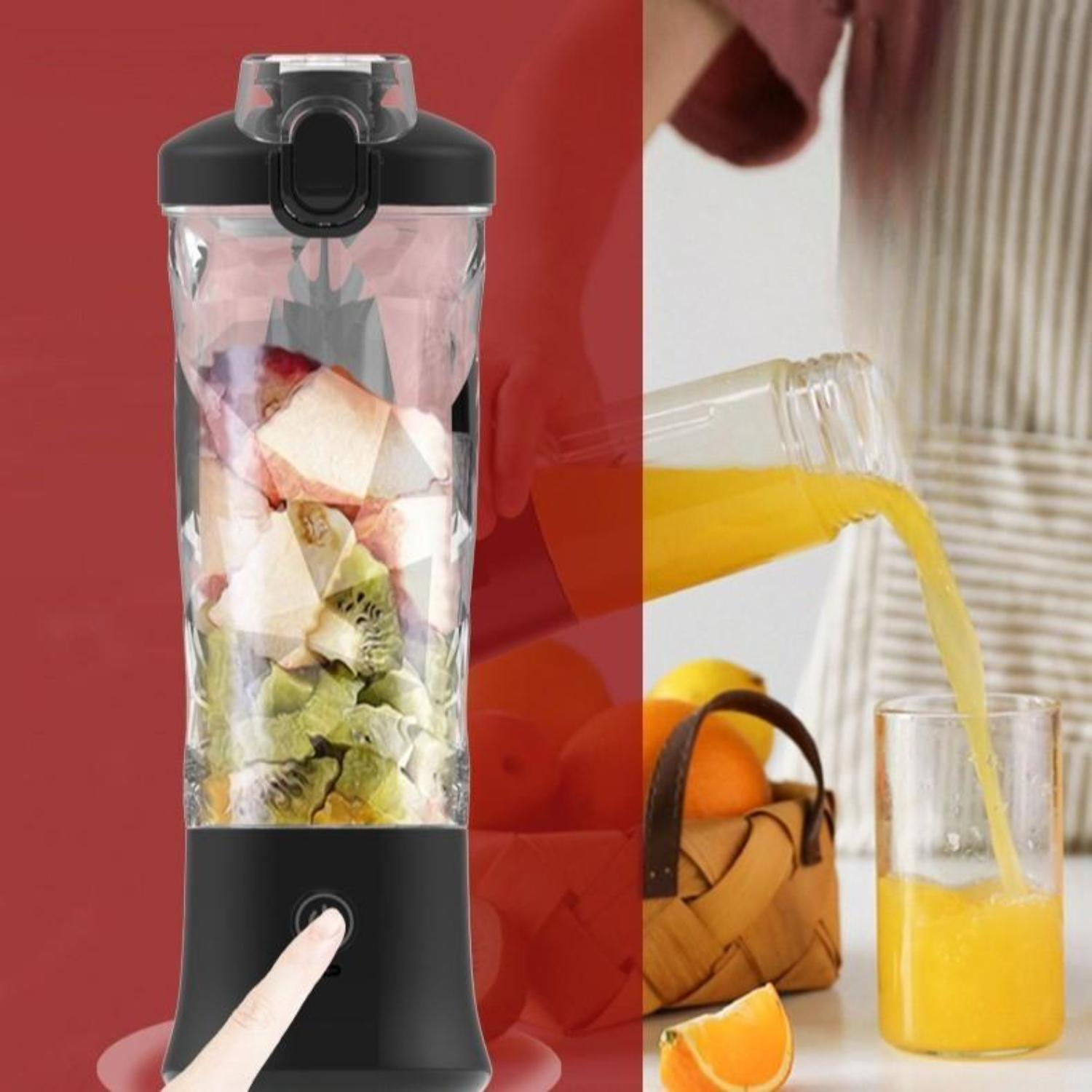 Schwarzer tragbarer Mixer mit Früchten, mit einem Finger, der den Einschaltknopf drückt, und einer Saft-Gießszene.