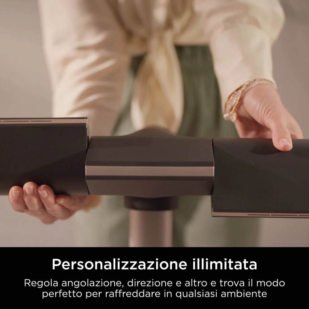 Las manos de una persona ajustando un dispositivo, con texto que dice 'Personalización Ilimitada'.