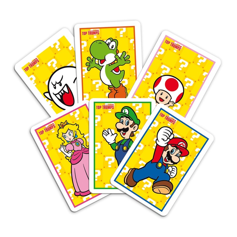 Top Trumps Karten von Mario-Charakteren, darunter Mario, Luigi, Peach, Yoshi und ein Boo-Geist. Gelber Hintergrund.