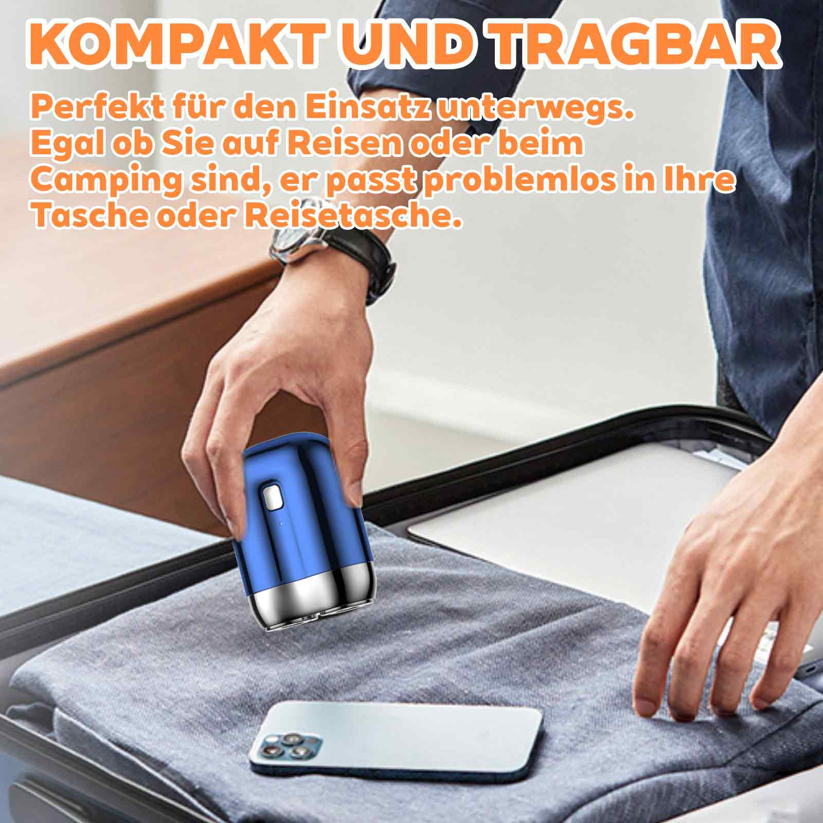 Eine Hand legt einen blauen Rasierer in einen Koffer neben ein Telefon. Die Szene deutet auf Reisen hin.