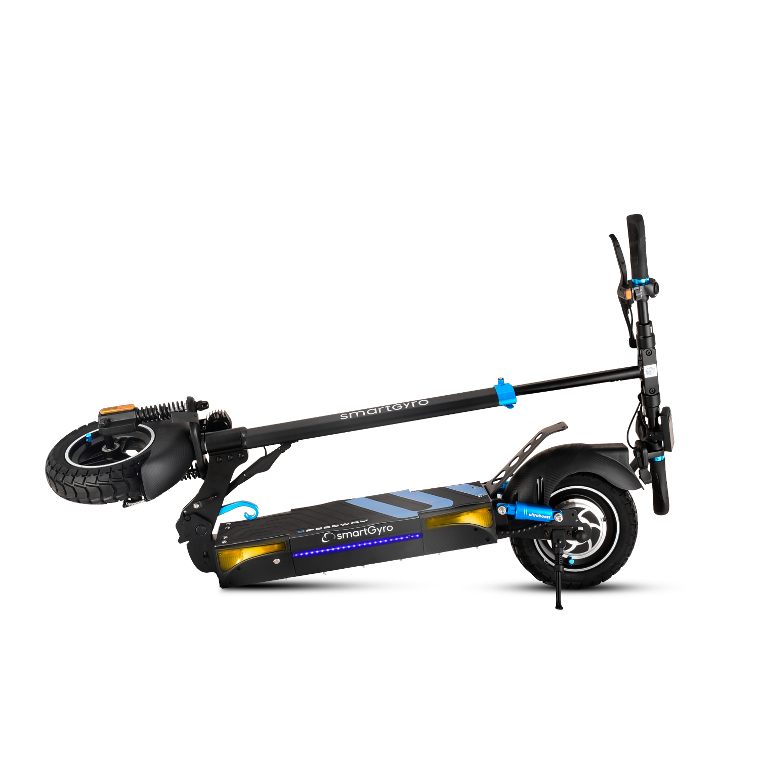 Scooter eléctrico negro tumbado sobre blanco. Detalles azules, neumáticos negros y pata de apoyo.