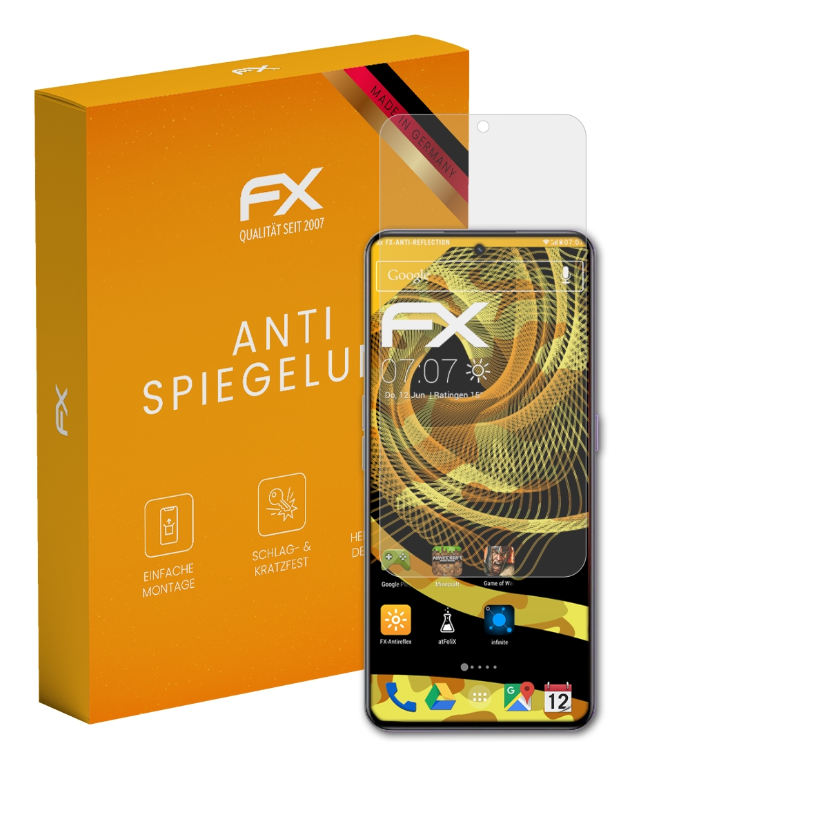 Orangefarbene Box und Telefon mit Displayschutz. Telefon zeigt App-Symbole und Zeit.