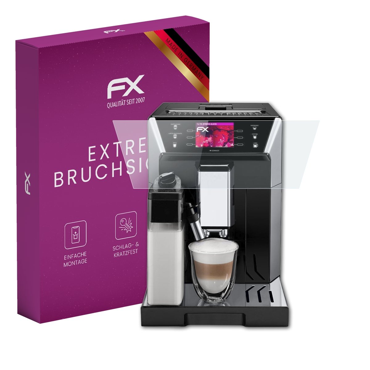 Espressomaschine mit Displayschutz, einer Box und einem Glas Latte.