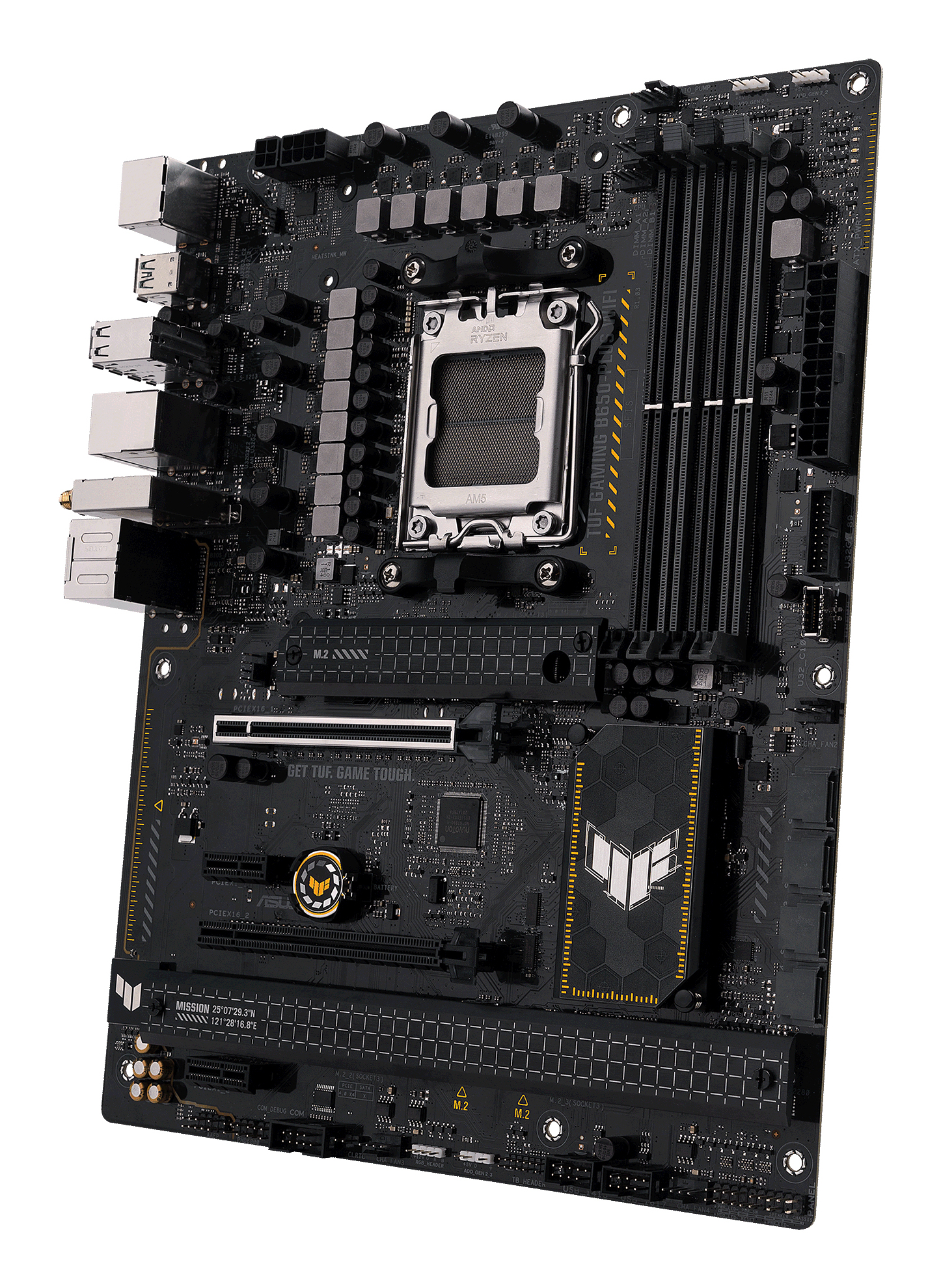 Scheda madre nera. ASUS TUF GAMING Z790-PLUS. Numerosi componenti e logo visibili.