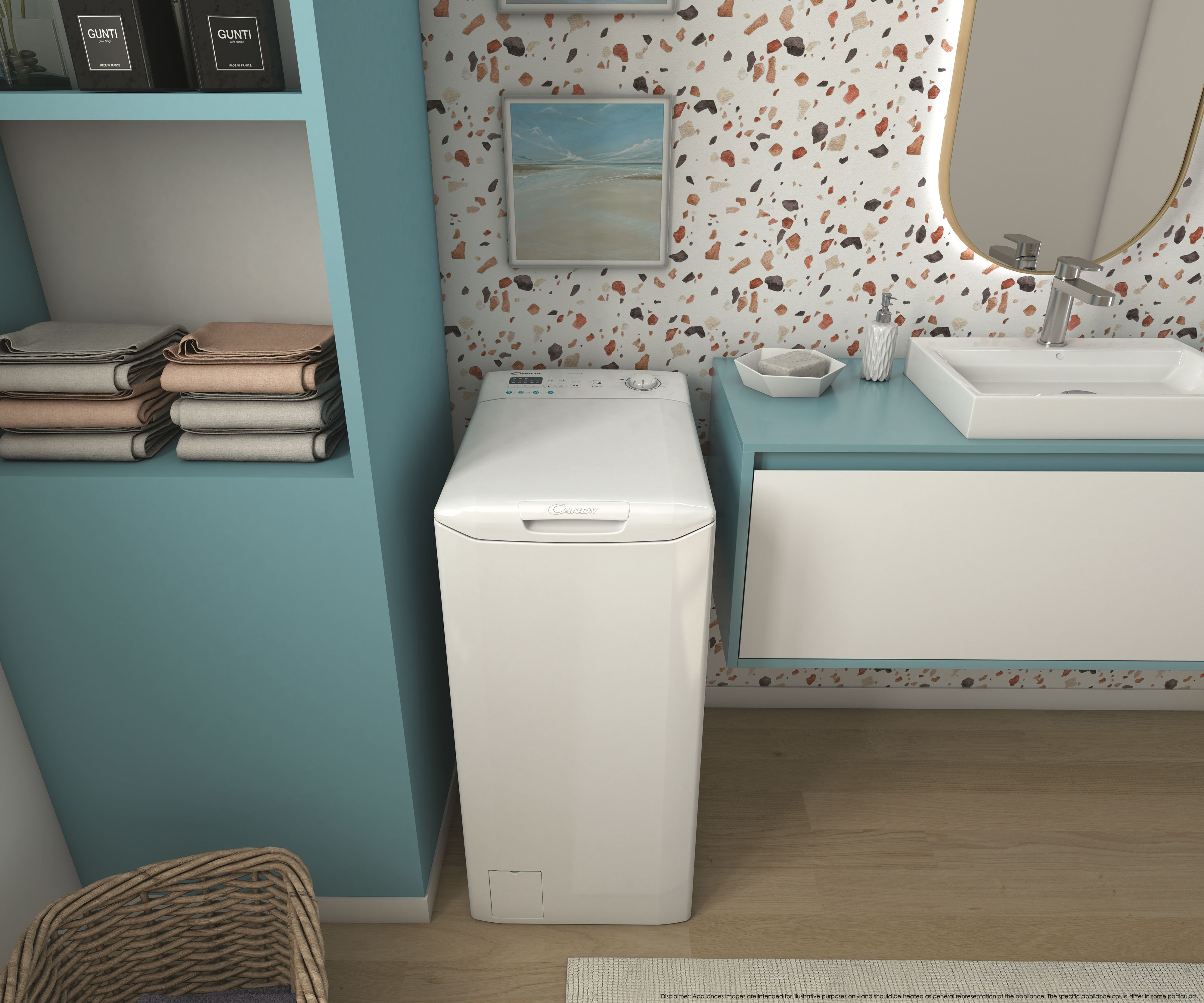 Lavatrice bianca a carica dall'alto in un bagno. Il bagno ha pareti blu e marroni.