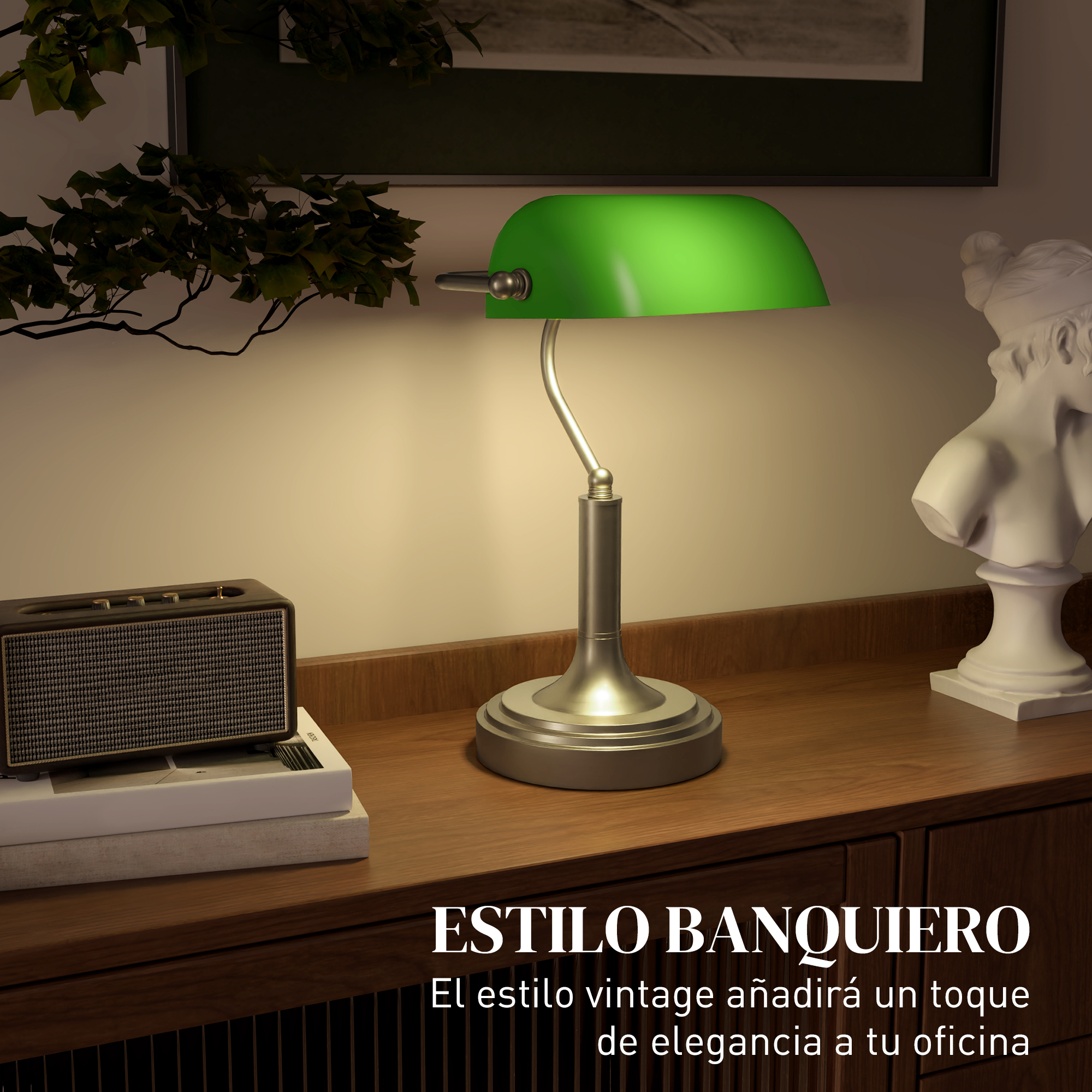 Lámpara verde de escritorio sobre superficie de madera, junto a busto blanco y altavoz.