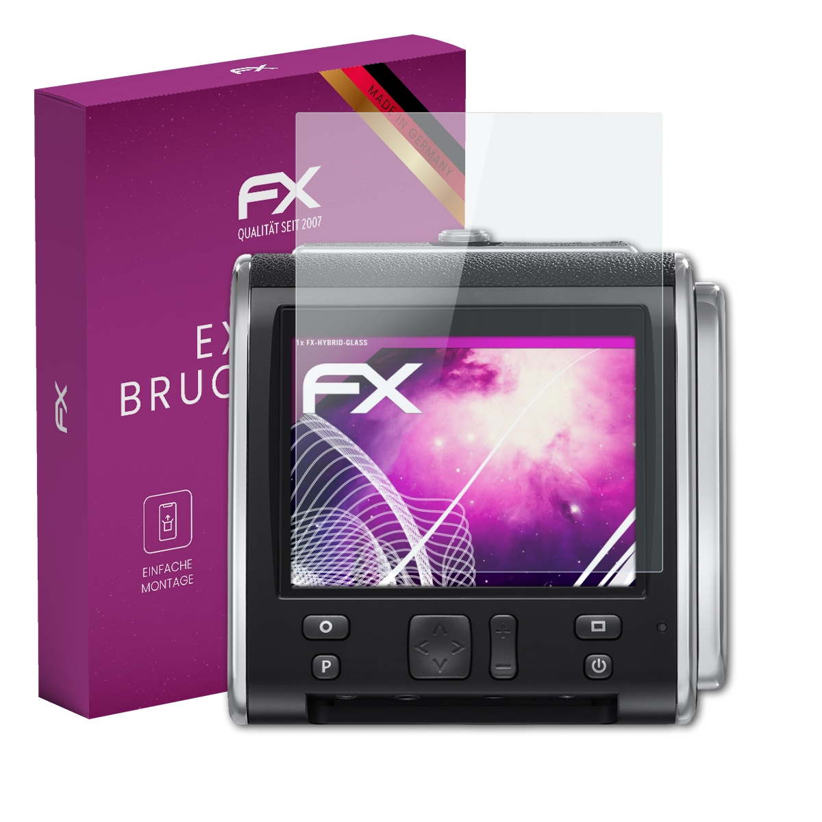 Kamera mit Displayschutz und einer Box mit 'FX' und 'Made in Germany'. Die Kamera ist schwarz.