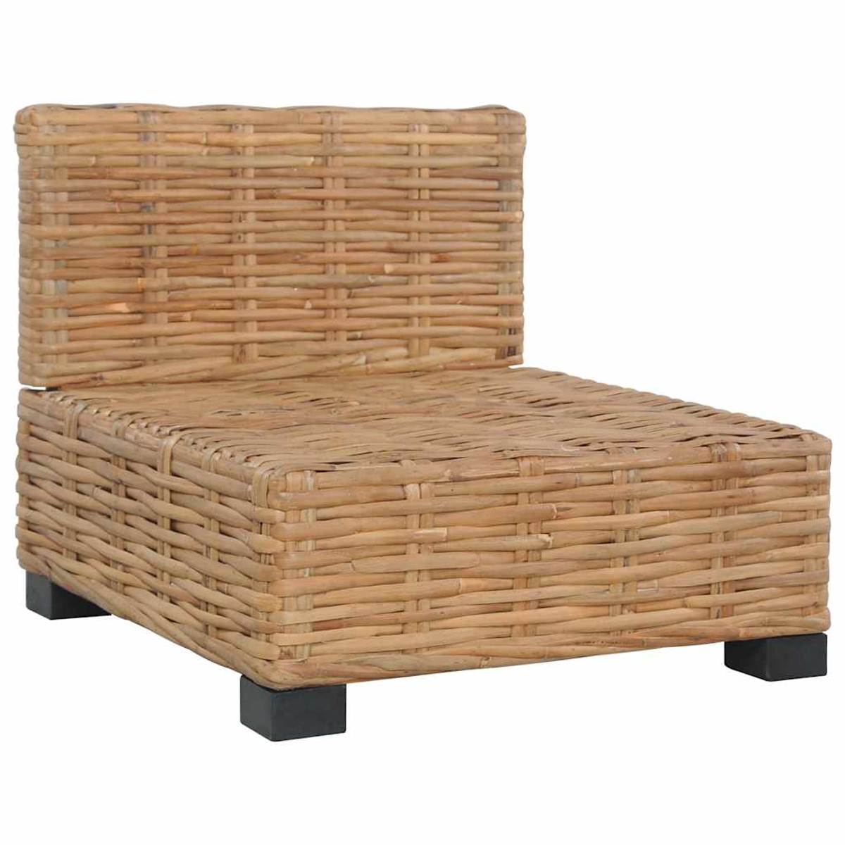 Korbstuhl mit quadratischem Sitz und hohem, geradem Rücken. Schwarze Füße.