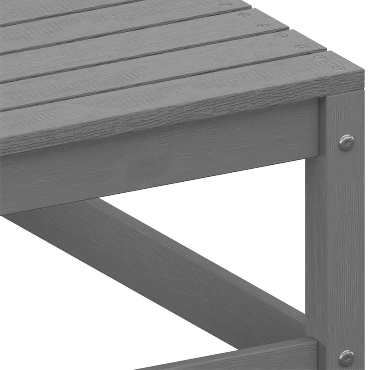 Nahaufnahme der Ecke einer grauen Holzbank. Schrauben halten das Holz zusammen.