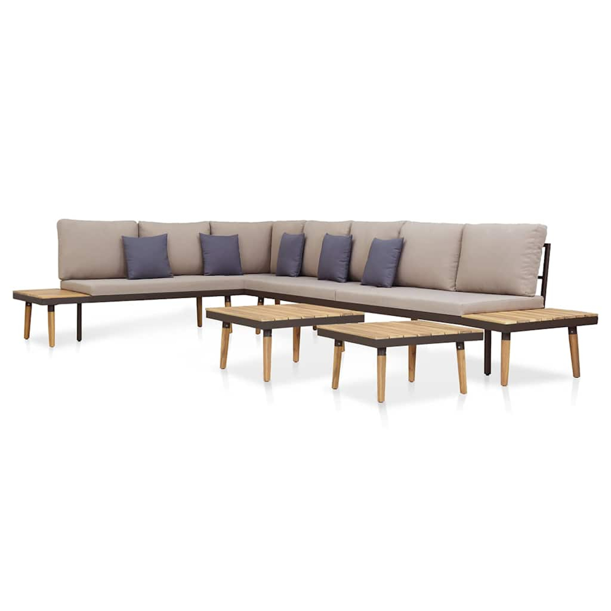 Beiges Outdoor-Ecksofa-Set mit Tischen auf weißem Hintergrund.