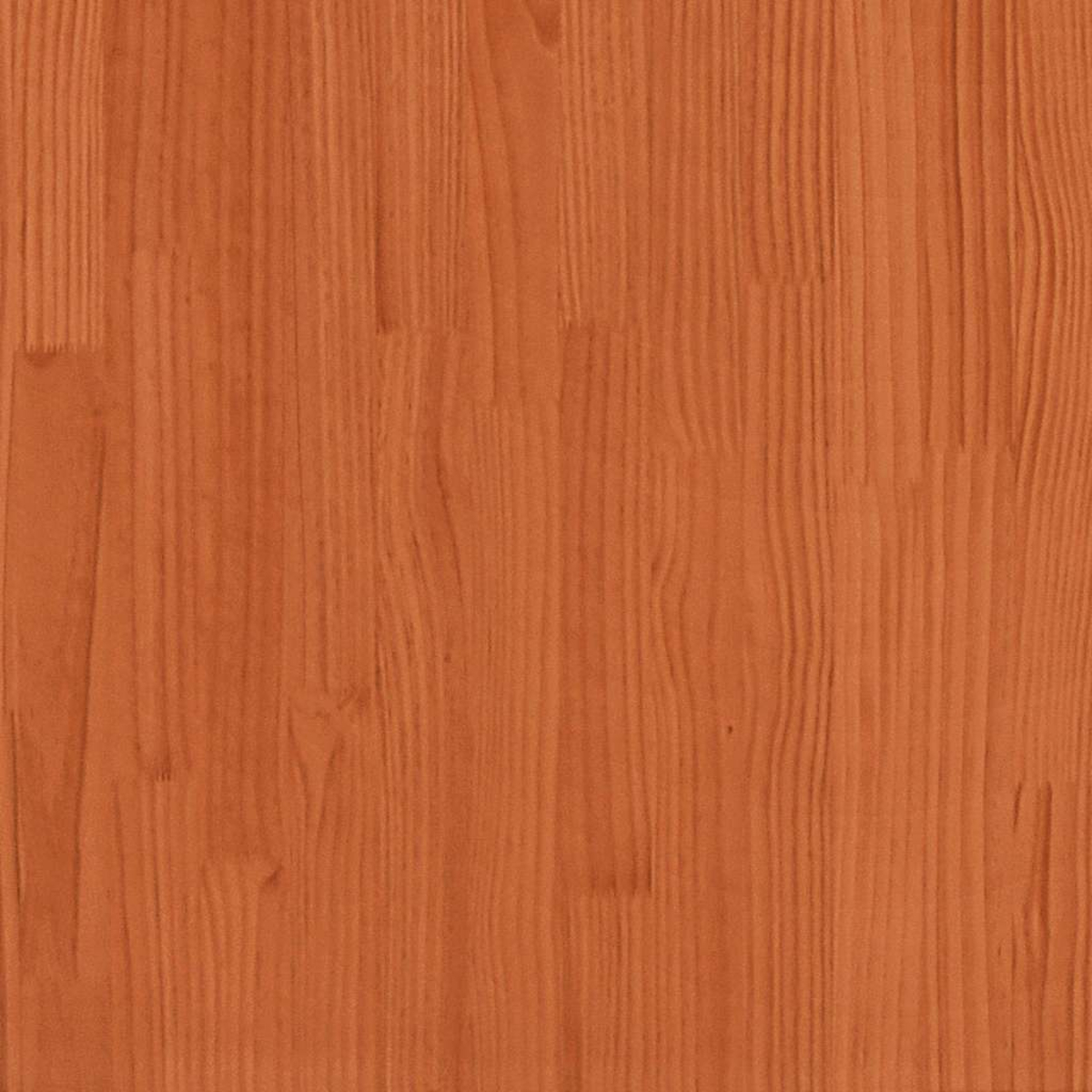 Nahaufnahme von Holzbrettern. Das Holz hat eine rotbraune Farbe.