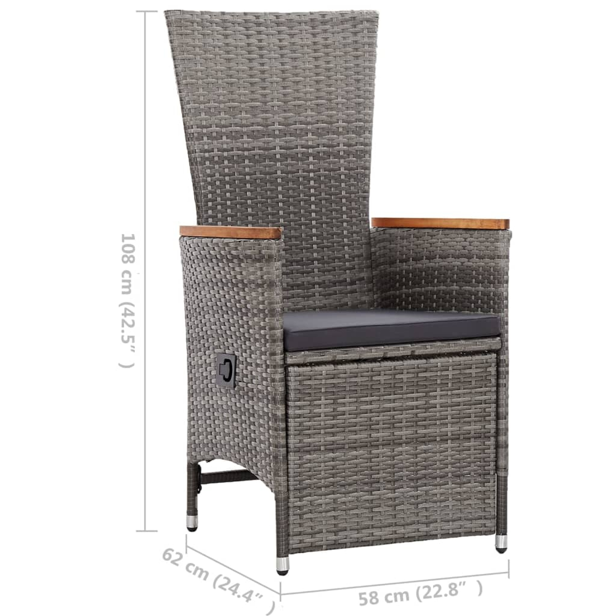 Silla de ratán con cojín gris, con dimensiones indicadas.