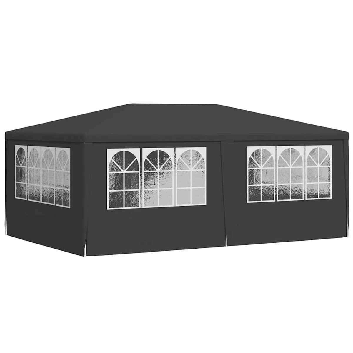 Cenador negro con ventanas blancas. Tiene un techo negro y está en un jardín.