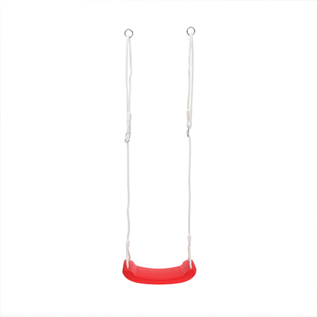 Un sedile per altalena rosso appeso a corde bianche. Sono visibili i dettagli dell'hardware di collegamento.