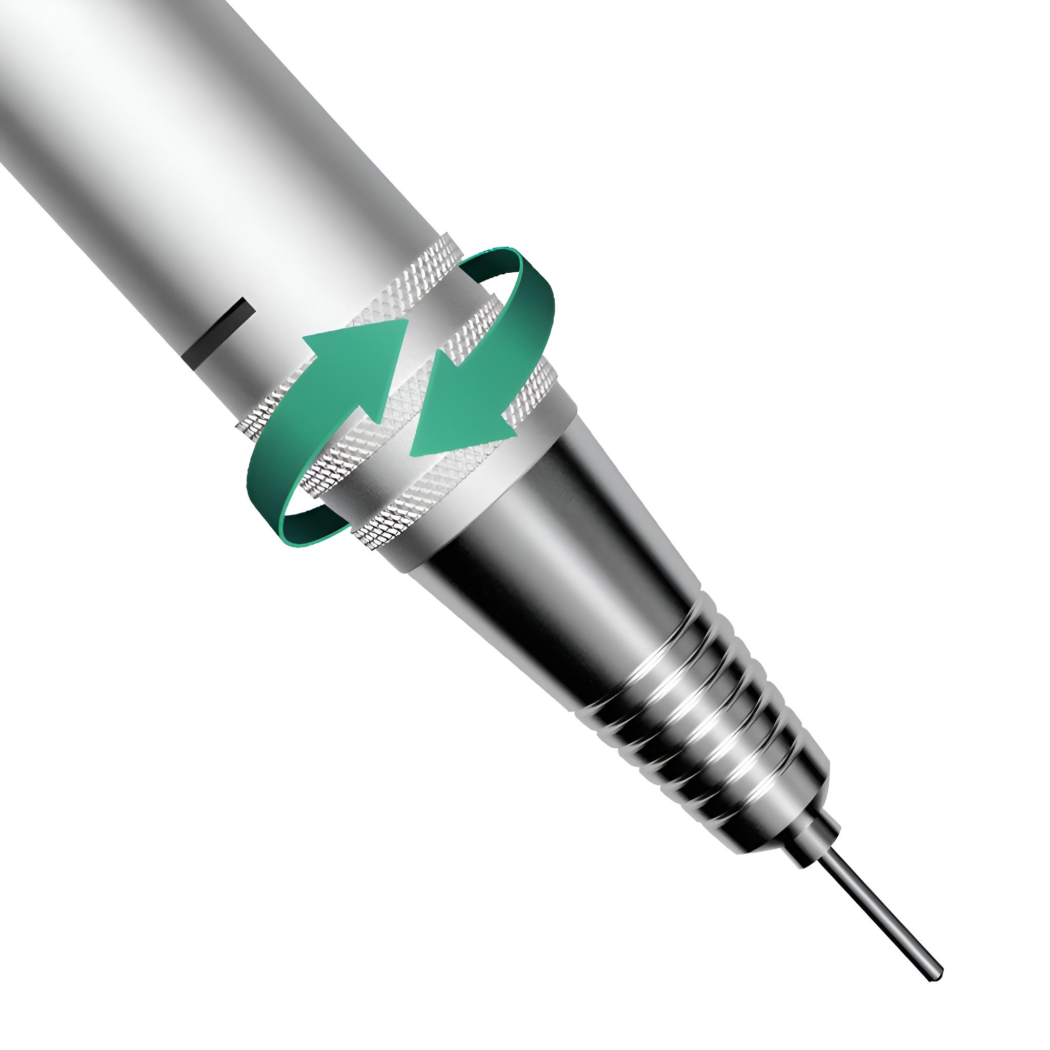 Ein silbernes Werkzeug mit sich drehenden Pfeilen. Das Werkzeug hat einen Metallkörper und eine spitze Spitze.