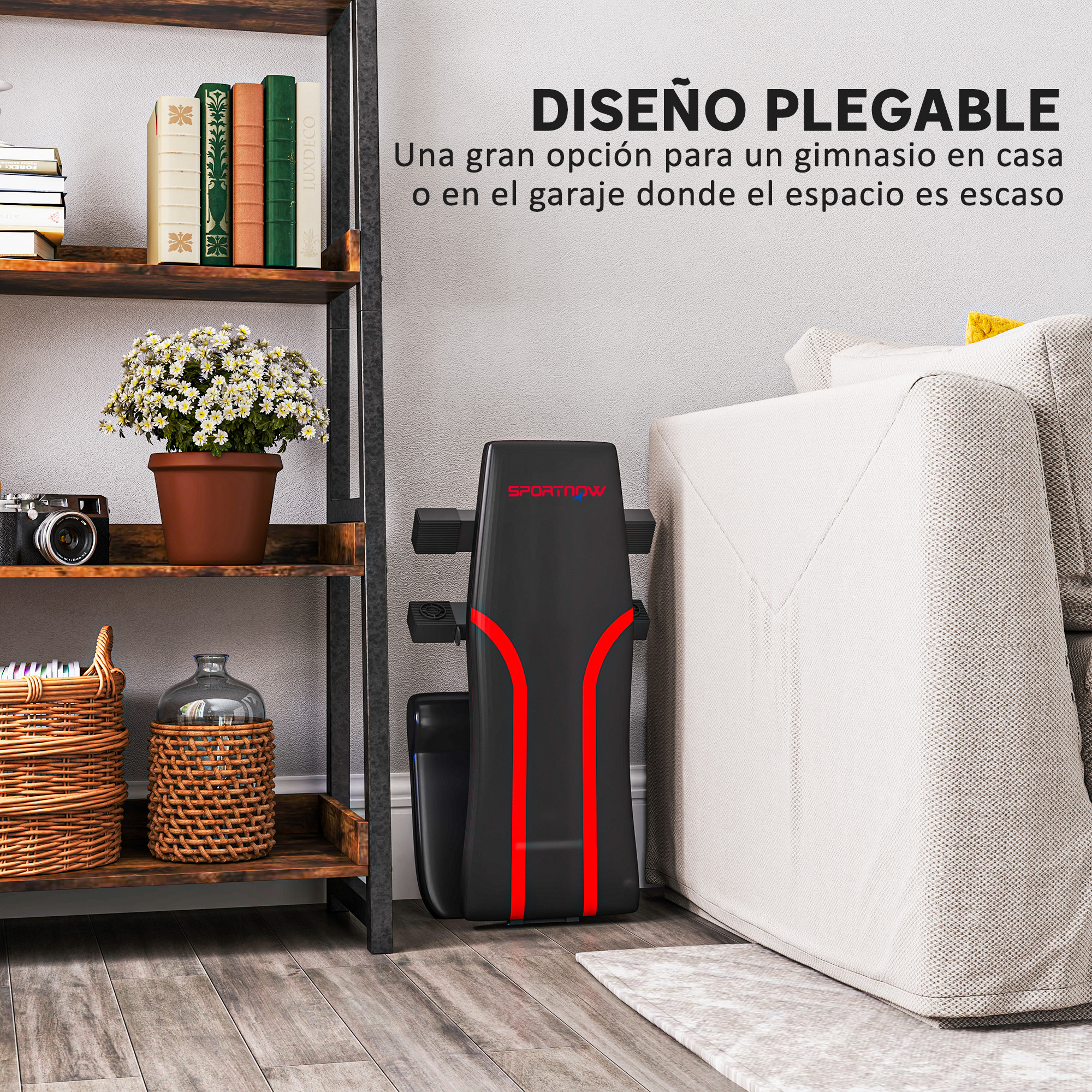 Banco de pesas plegable con banco plegado y algo de equipo de gimnasio en el fondo.