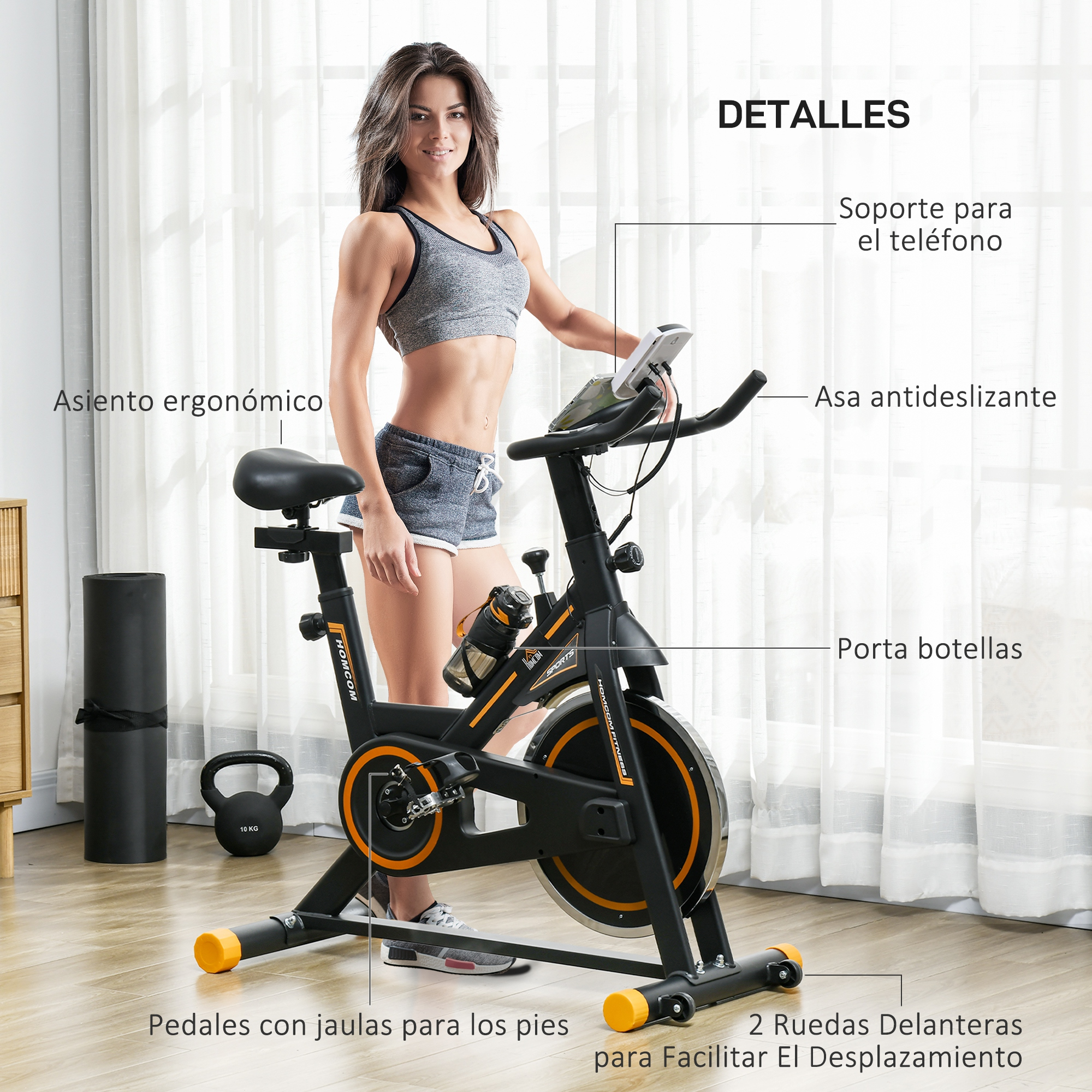 Mujer en una bicicleta estática, con etiquetas de detalles: soporte para teléfono, manija, portabotellas y pedales.