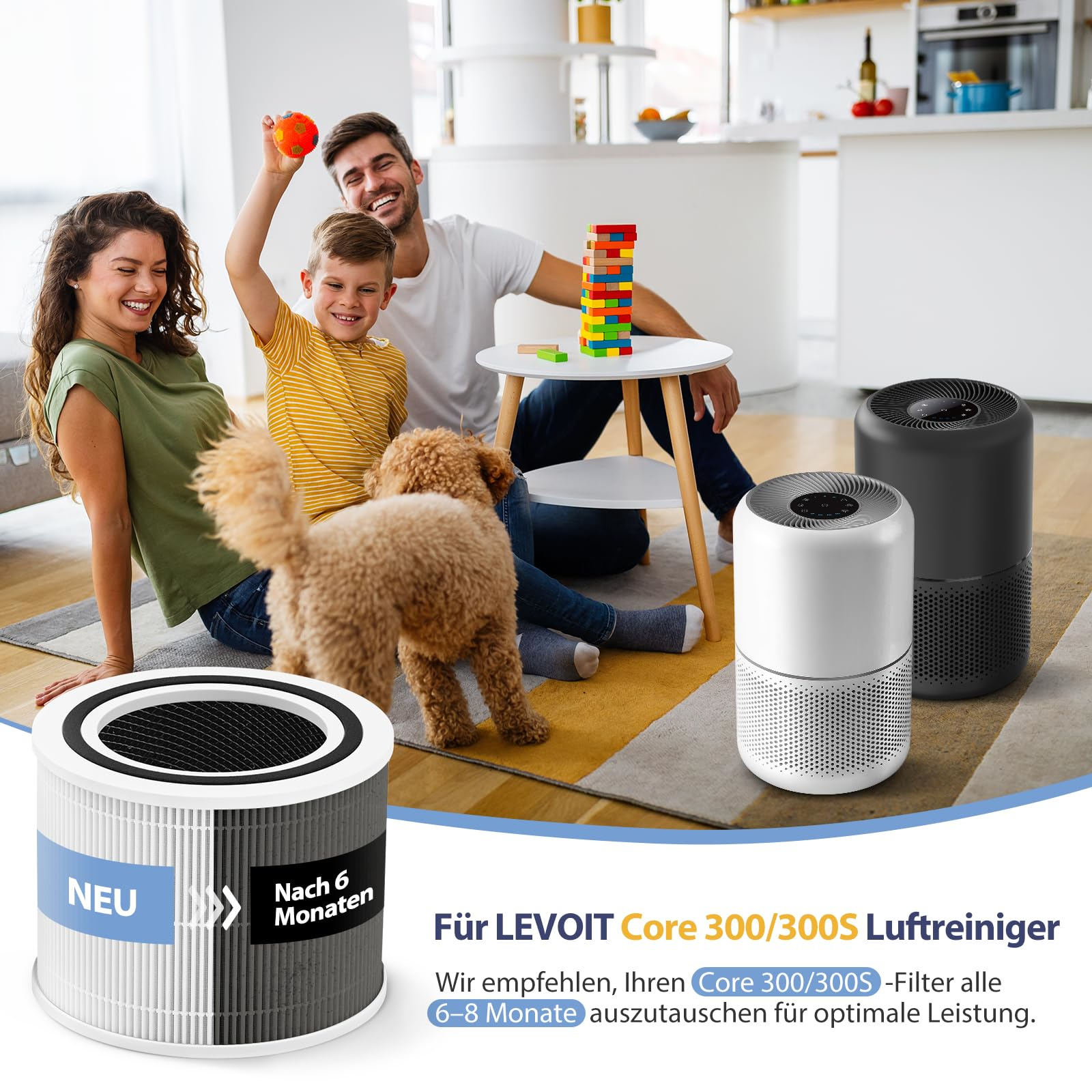 Familie spielt mit einem Spielzeug. Luftreiniger und Filter sind im Vordergrund.