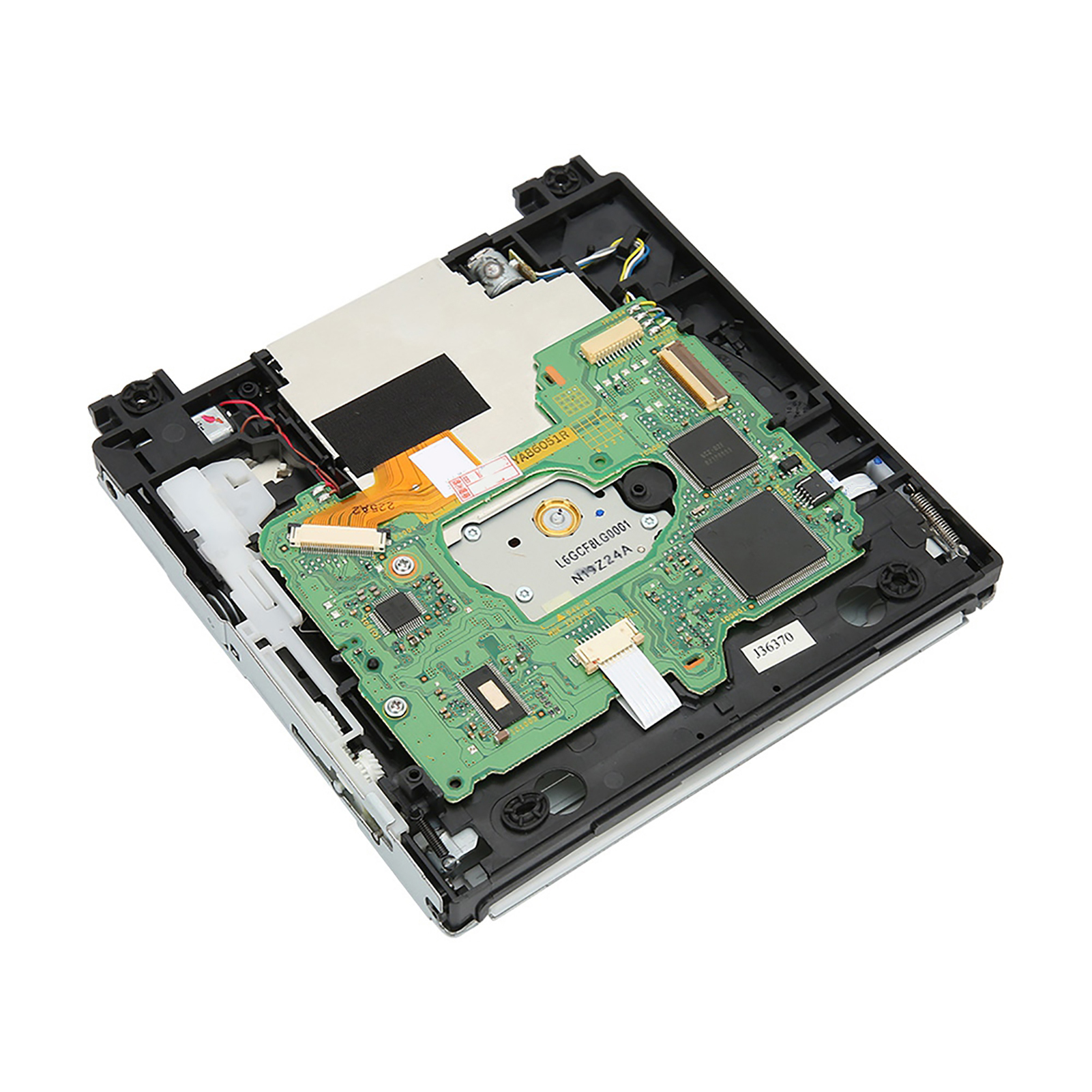 Offenes elektronisches Gerät mit Schraubendreher, Wii-Konsole und Fernbedienung.